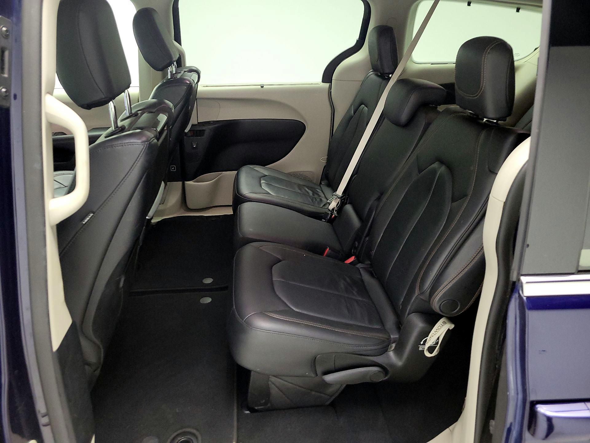 Thumbnail: 2018 Chrysler Pacifica - 19