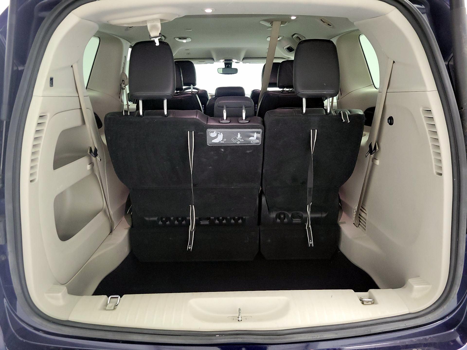 Thumbnail: 2018 Chrysler Pacifica - 20