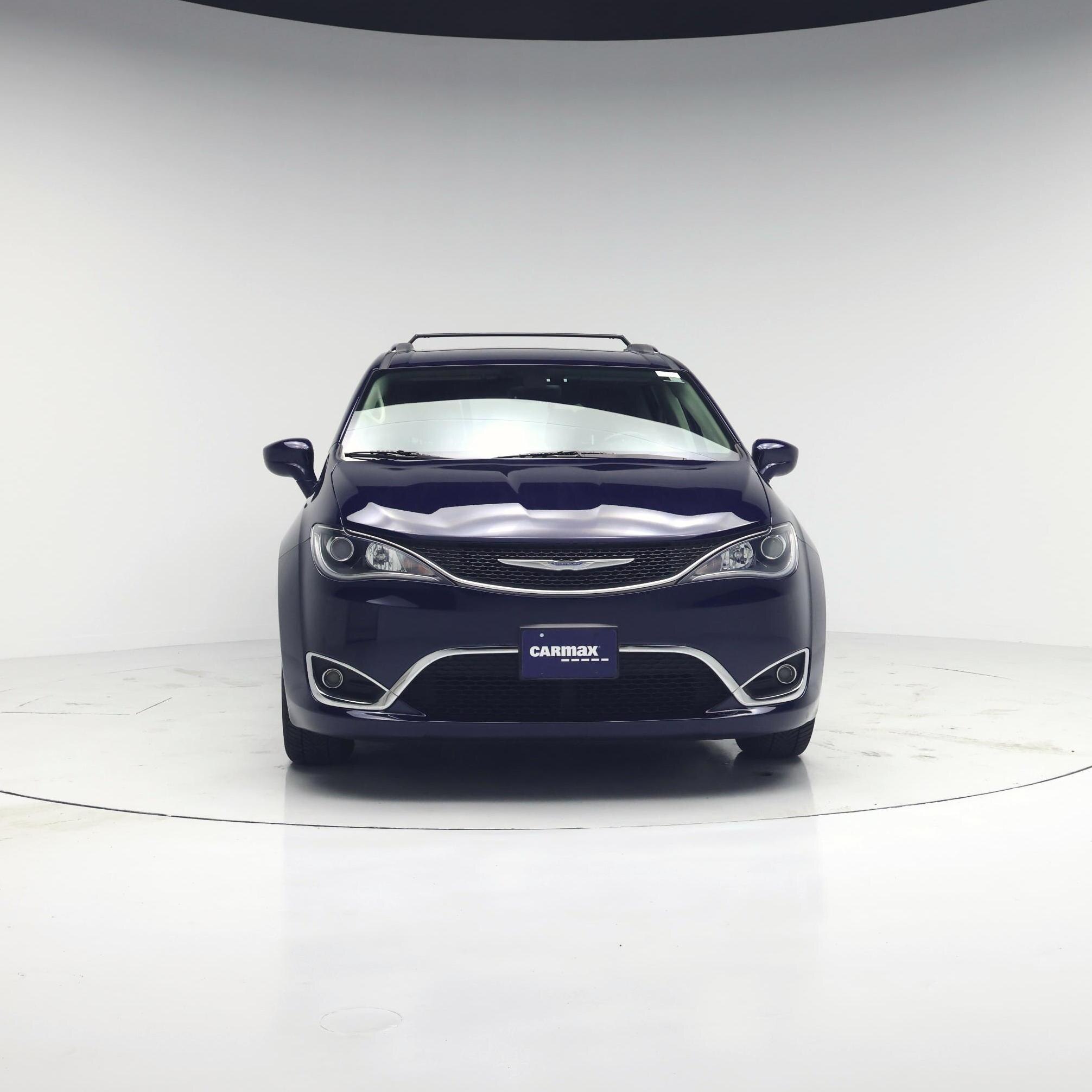 Thumbnail: 2018 Chrysler Pacifica - 5