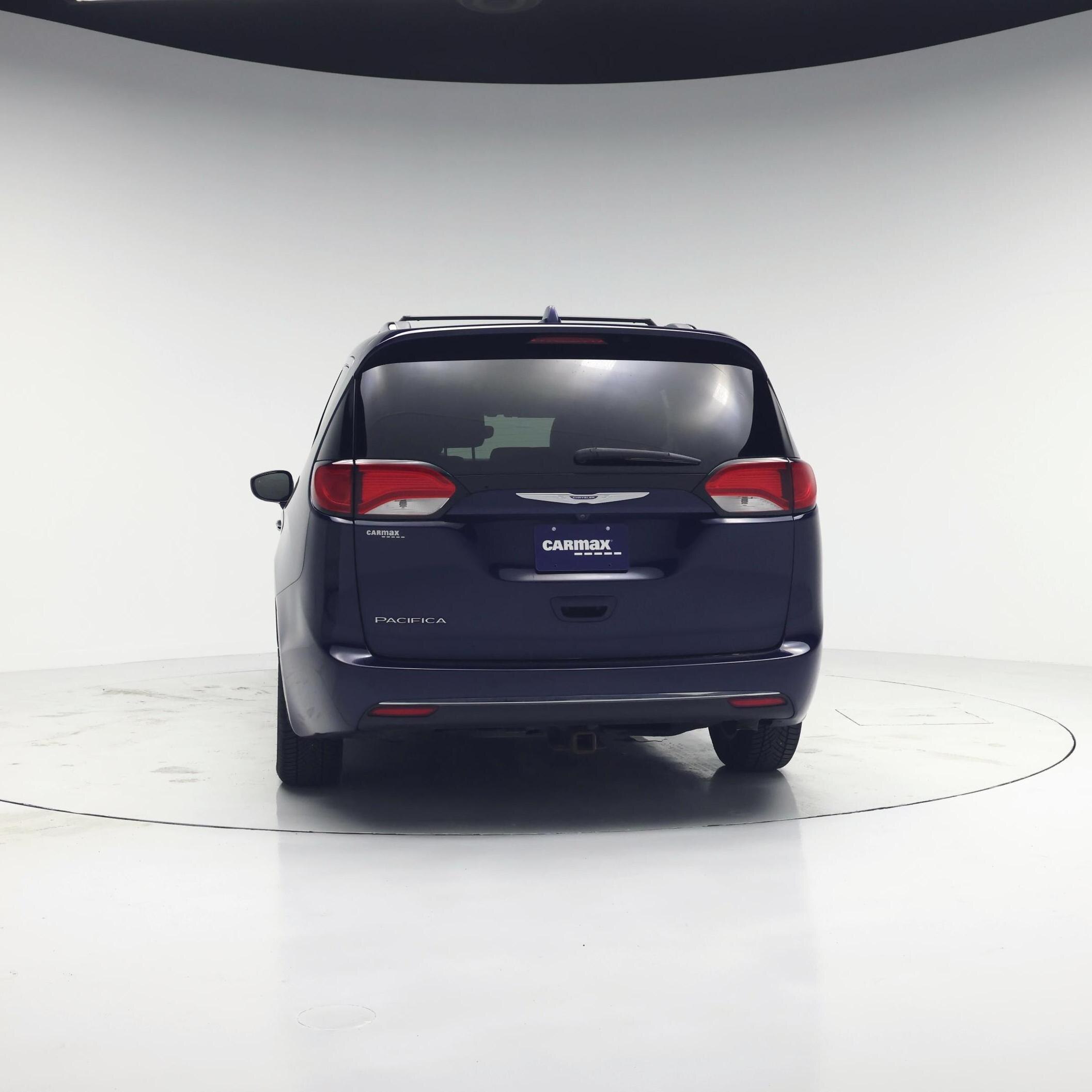 Thumbnail: 2018 Chrysler Pacifica - 6