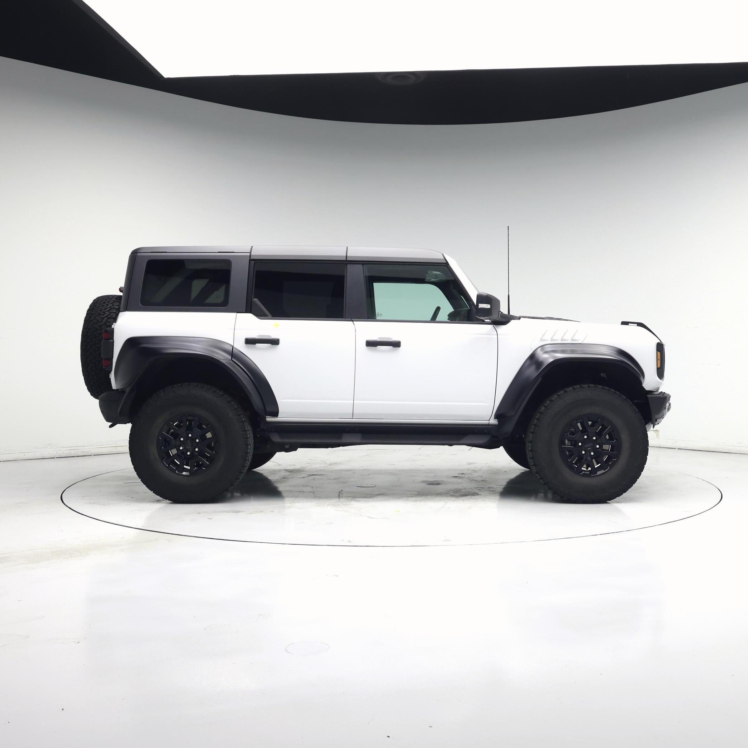 Thumbnail: 2023 Ford Bronco - 7