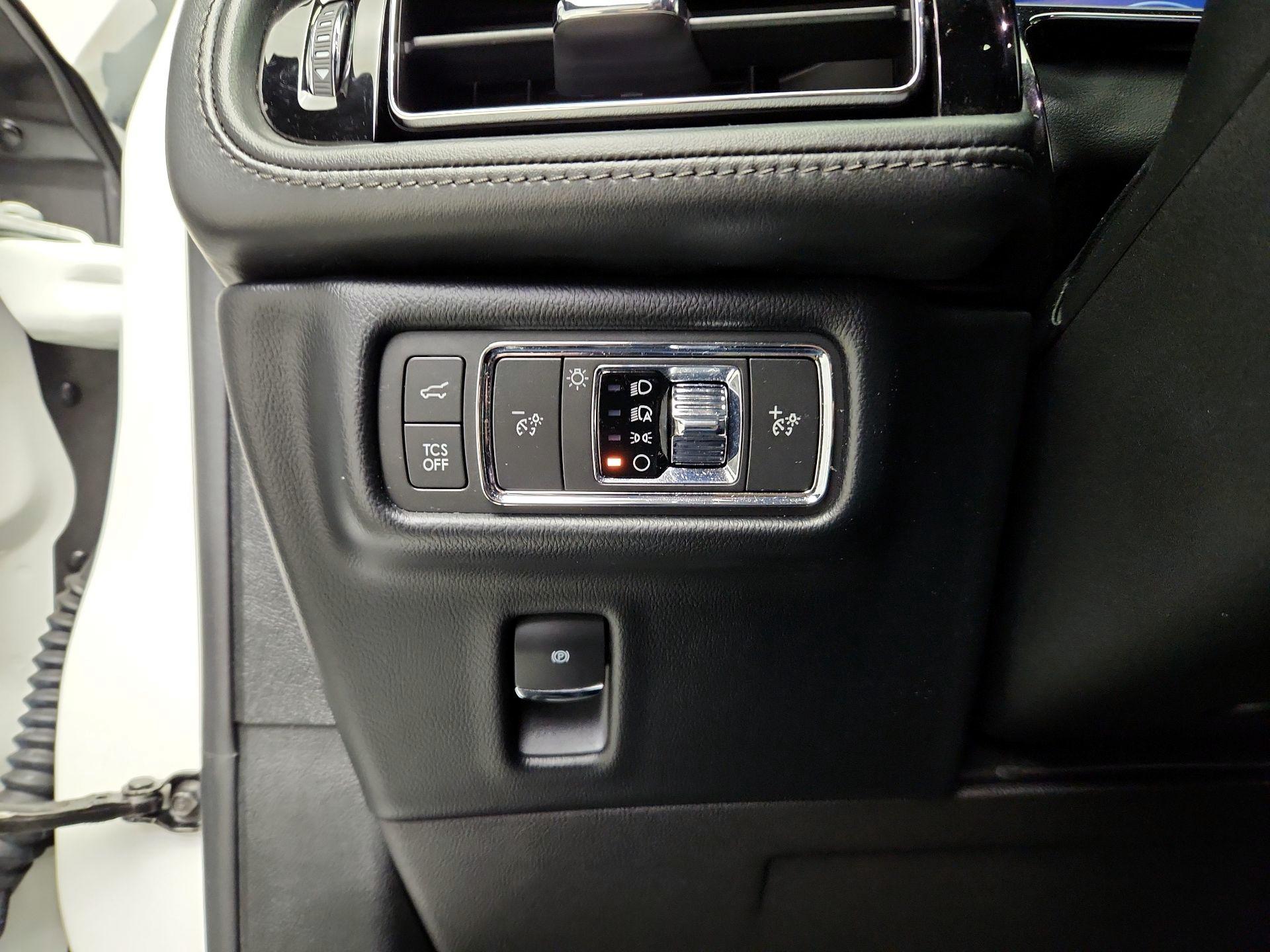 Thumbnail: 2022 Lincoln Nautilus - 13