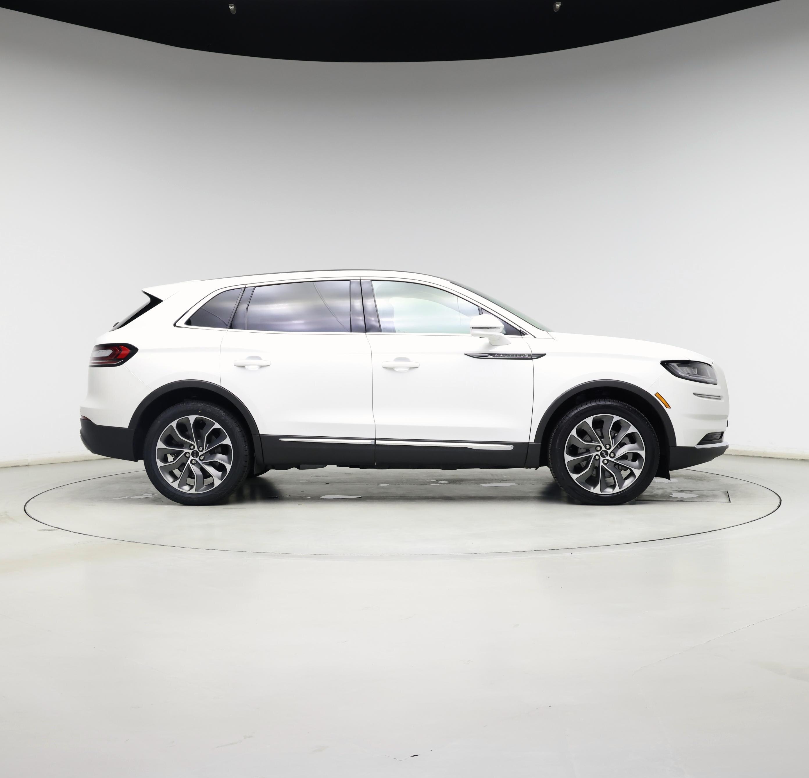 Thumbnail: 2022 Lincoln Nautilus - 7