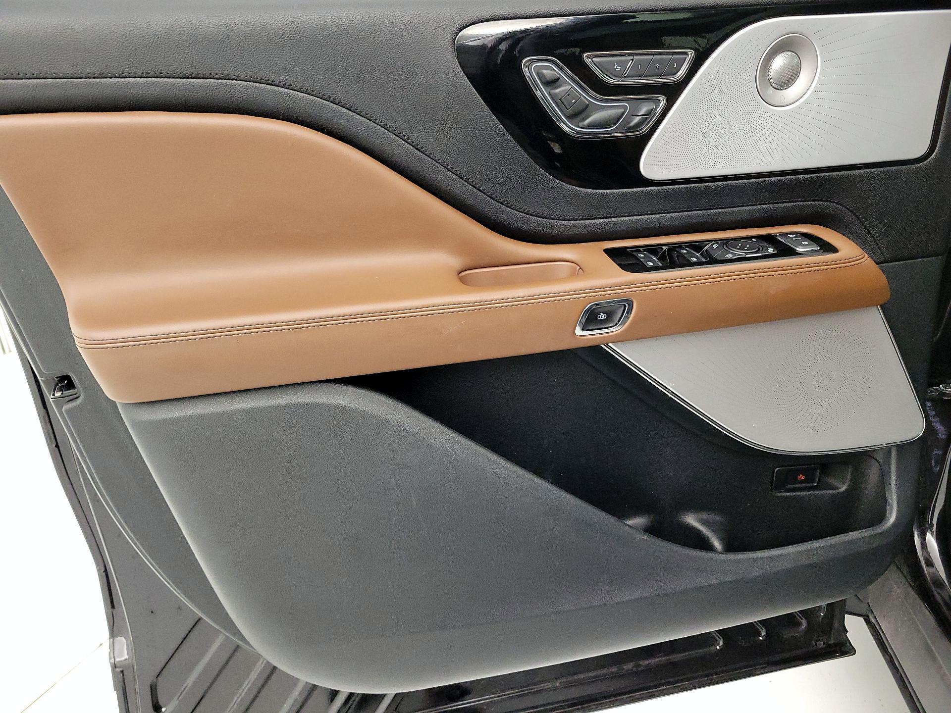 Thumbnail: 2023 Lincoln Aviator - 12