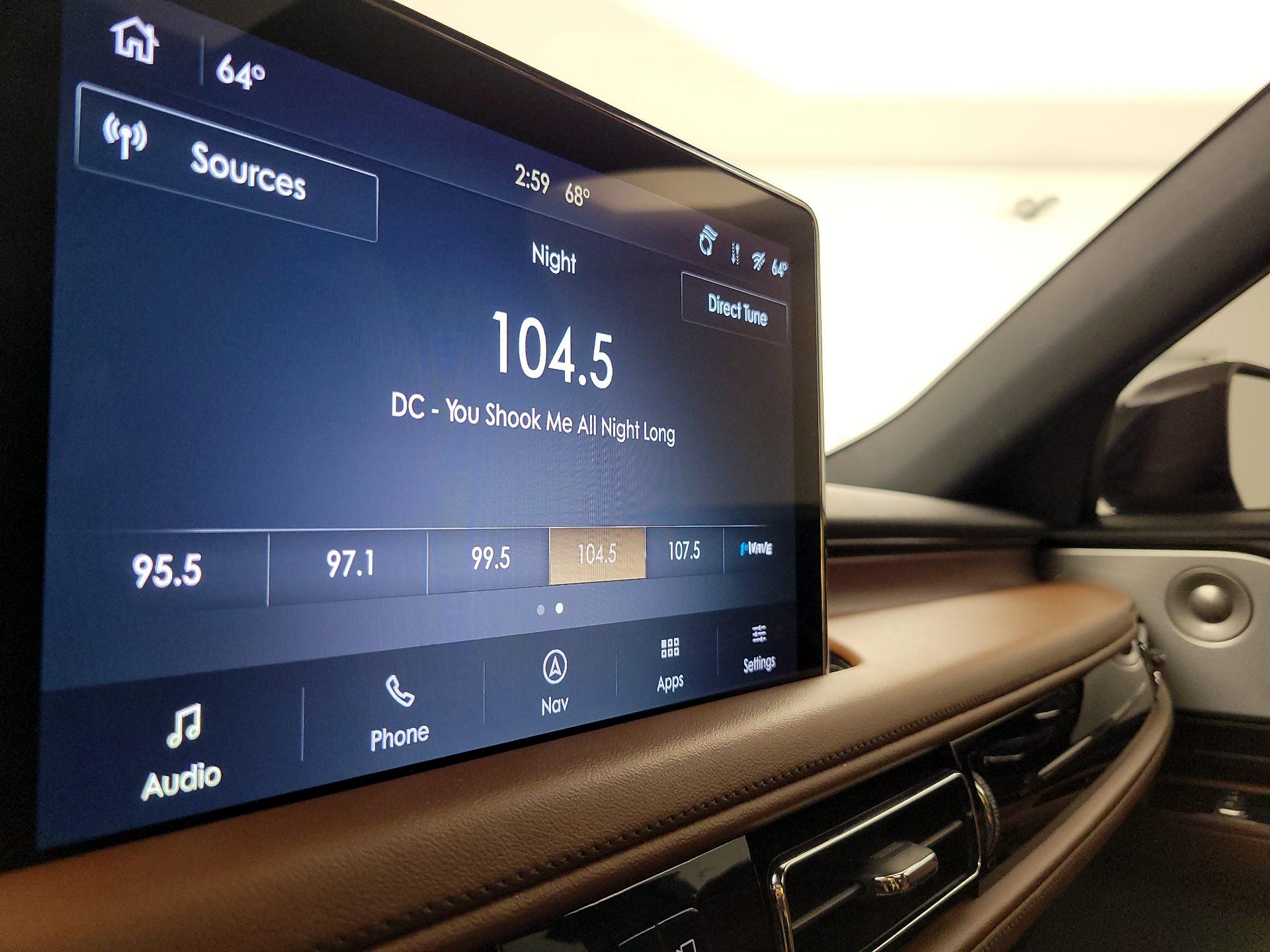 Thumbnail: 2023 Lincoln Aviator - 16