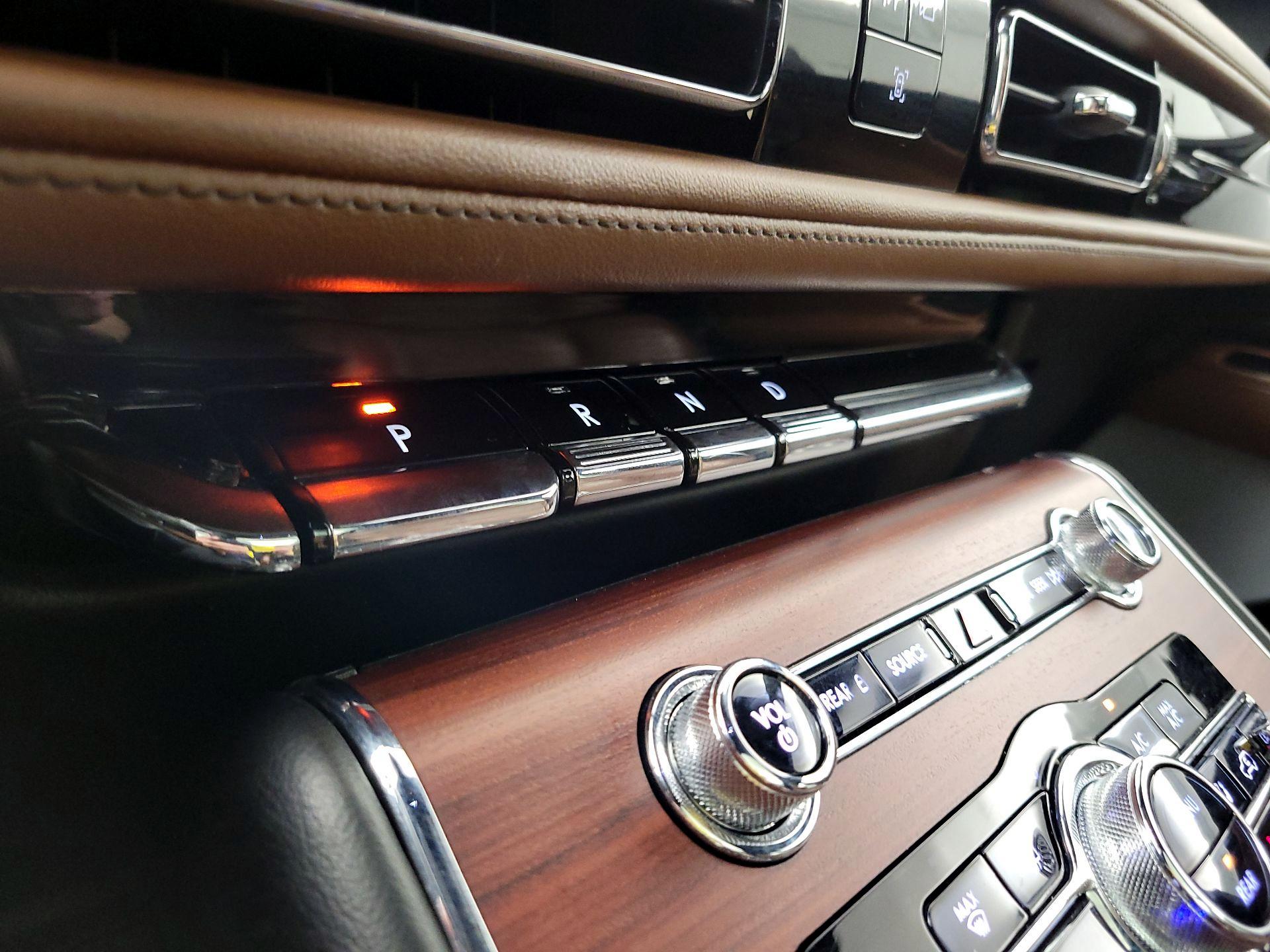 Thumbnail: 2023 Lincoln Aviator - 18