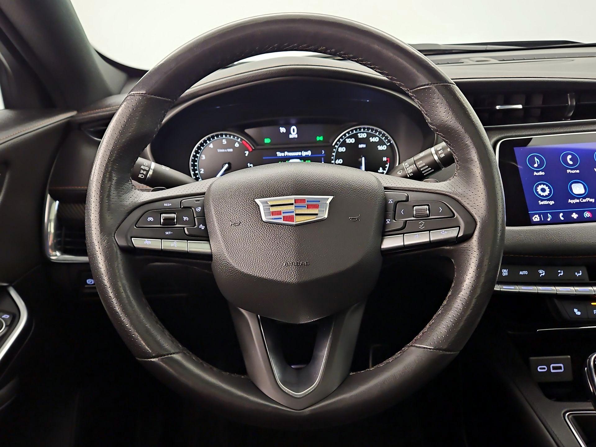 Thumbnail: 2023 Cadillac XT4 - 10