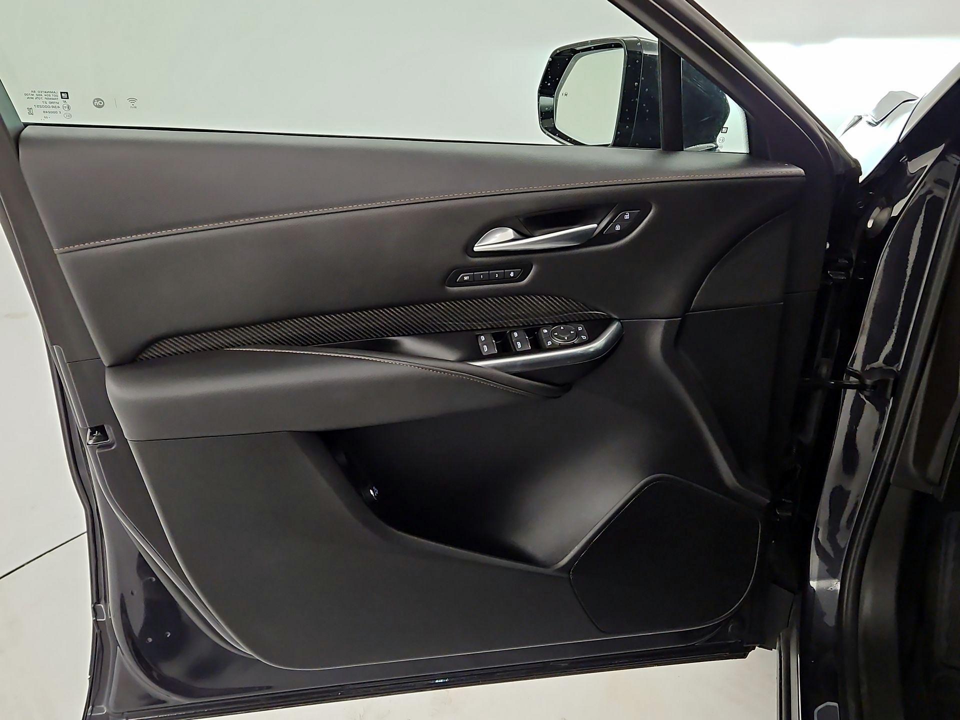 Thumbnail: 2023 Cadillac XT4 - 12