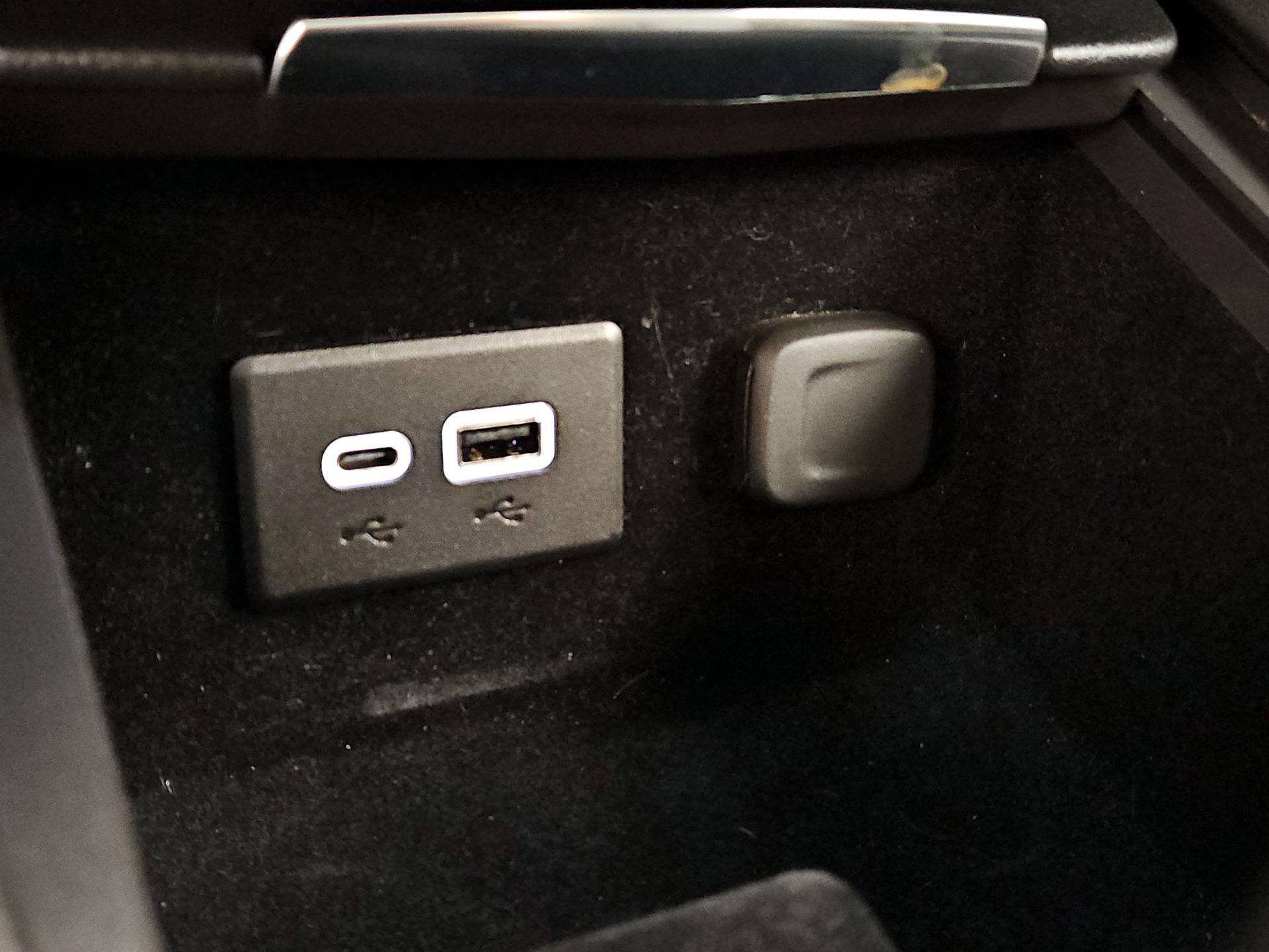 Thumbnail: 2023 Cadillac XT4 - 18