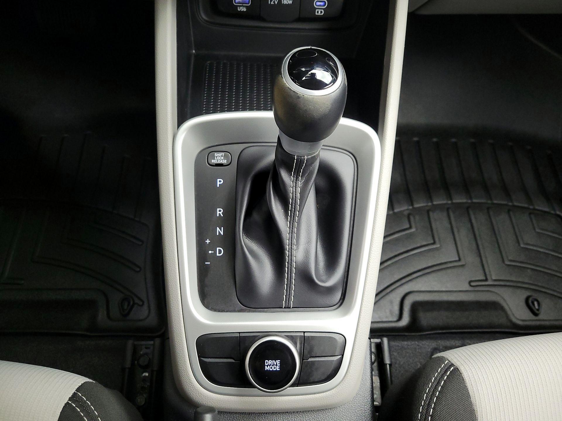 Thumbnail: 2023 Hyundai Venue - 16