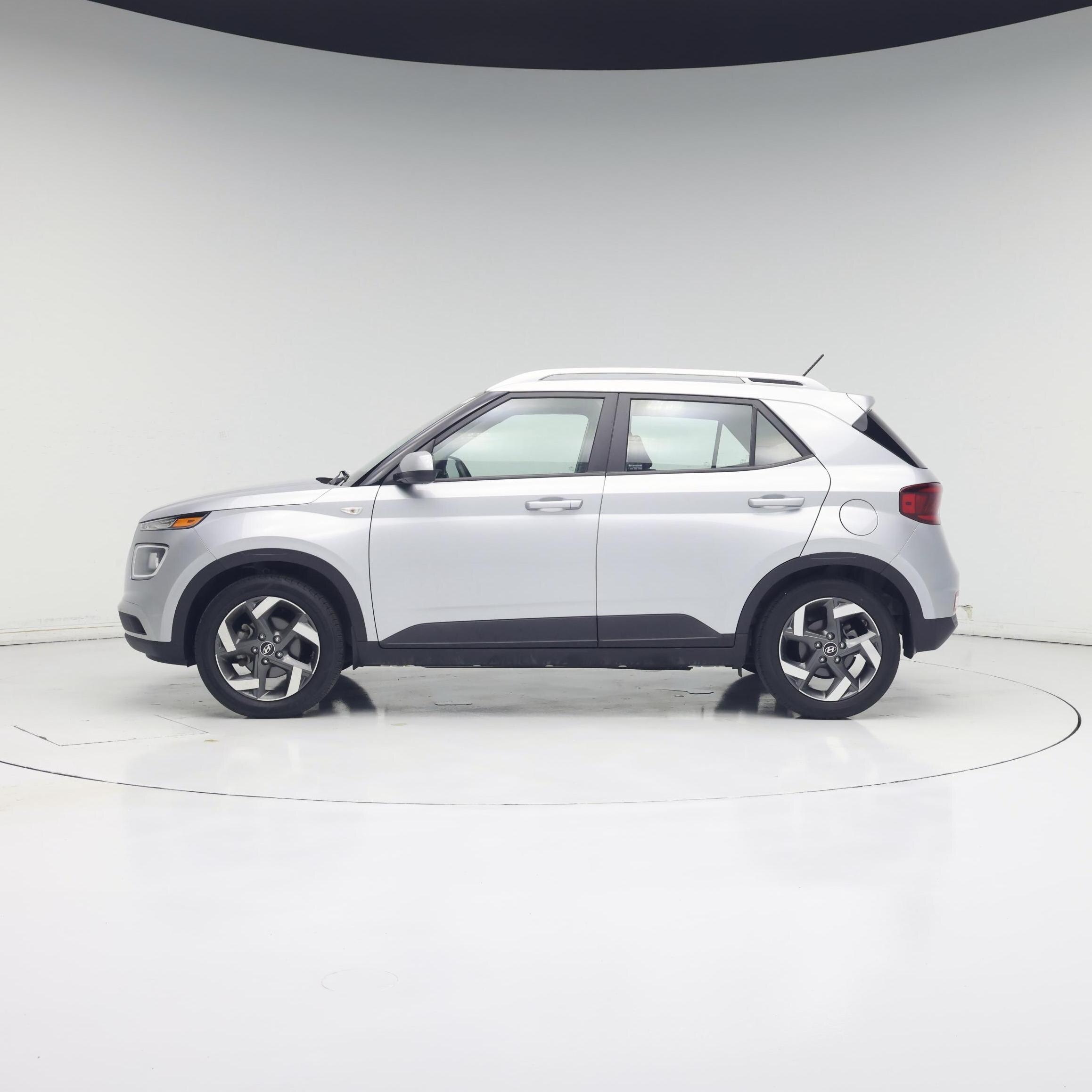 Thumbnail: 2023 Hyundai Venue - 3