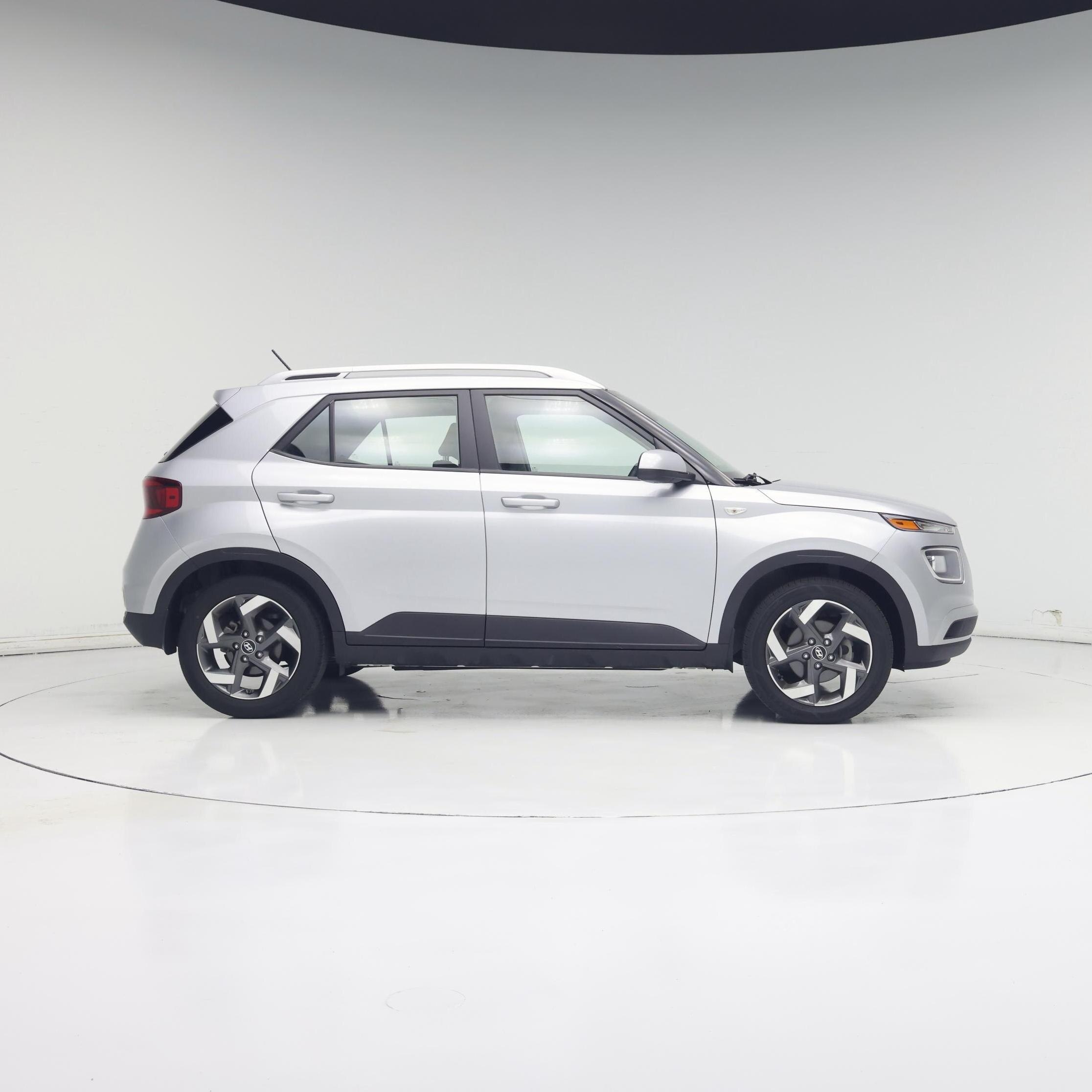 Thumbnail: 2023 Hyundai Venue - 7