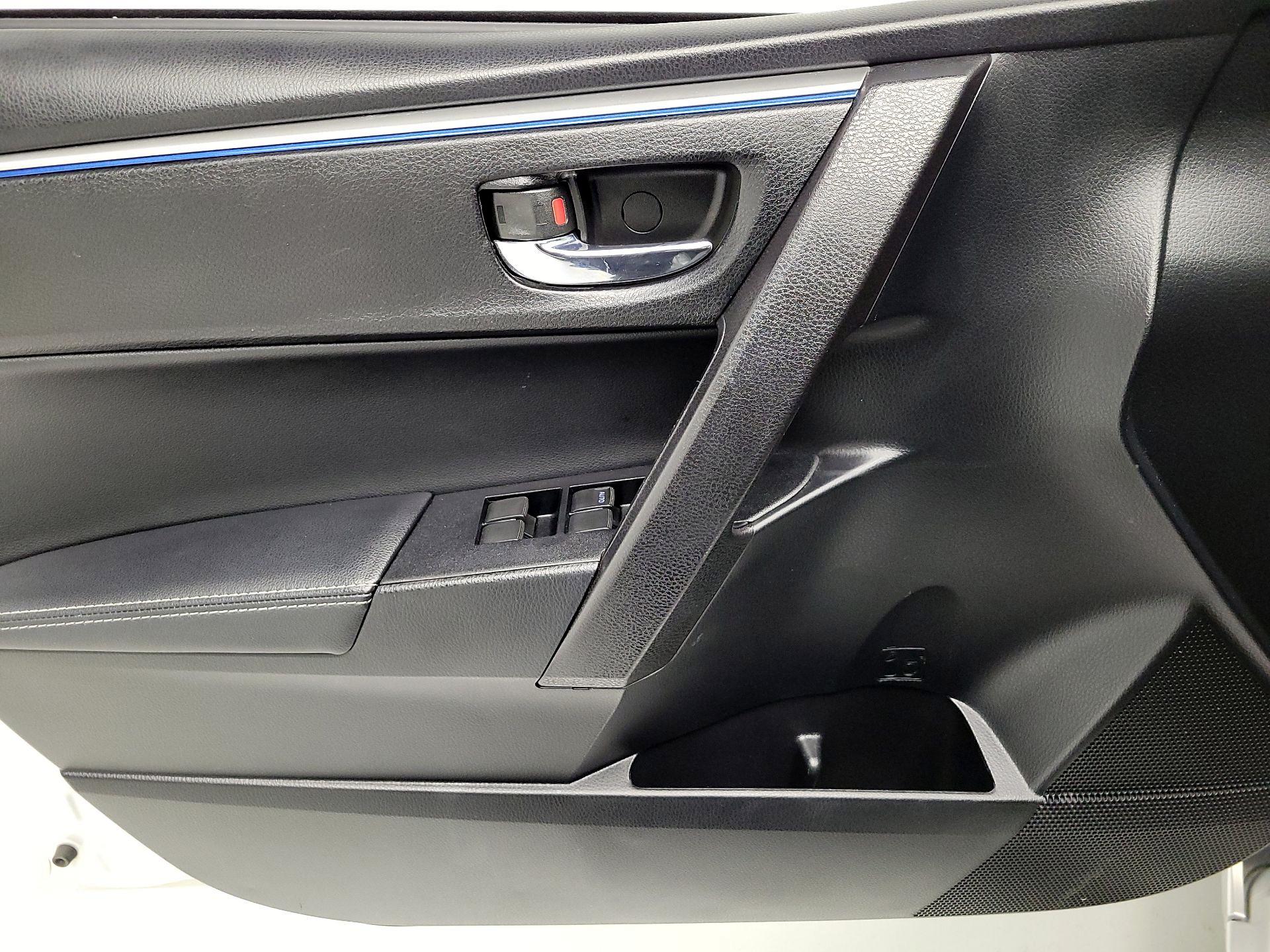 Thumbnail: 2015 Toyota Corolla - 12