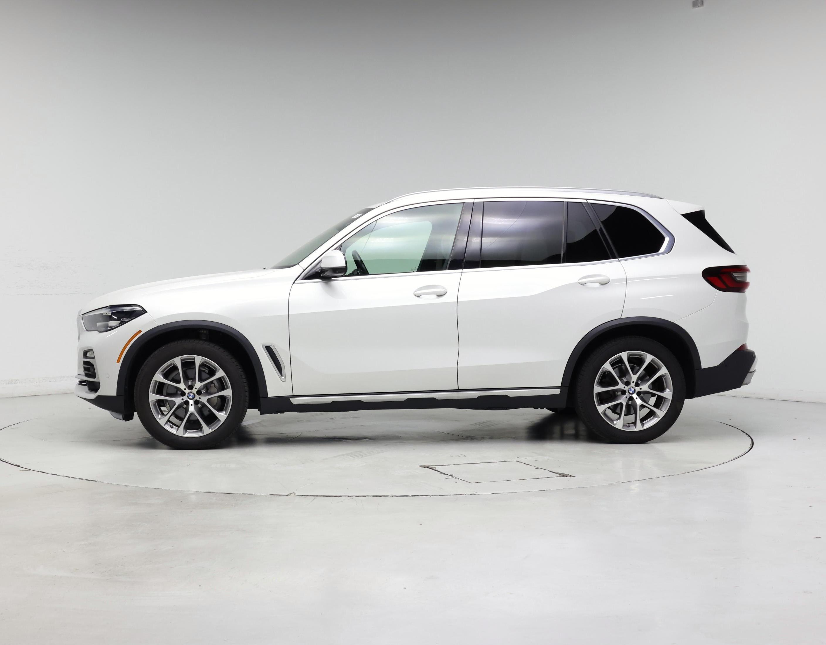 Thumbnail: 2021 BMW X5 - 3