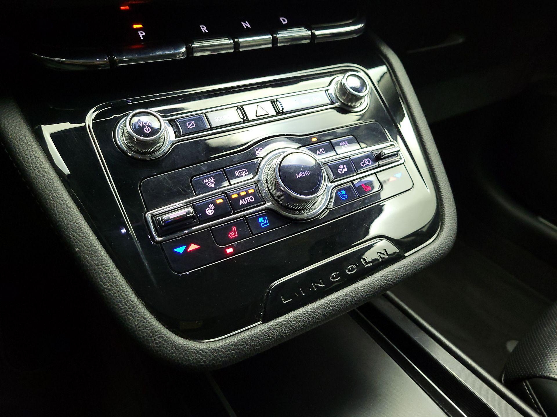 Thumbnail: 2021 Lincoln Corsair - 16