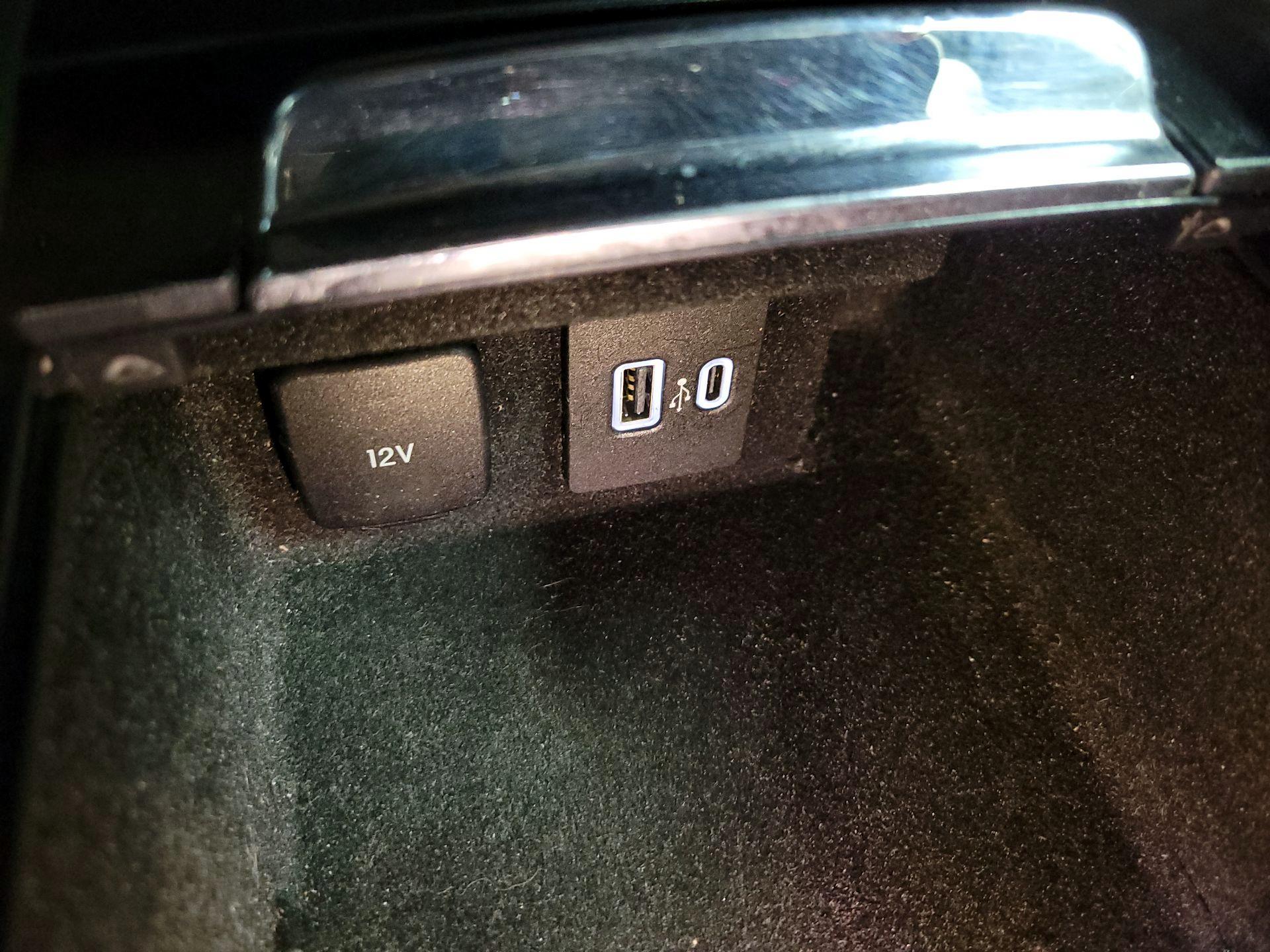 Thumbnail: 2021 Lincoln Corsair - 18