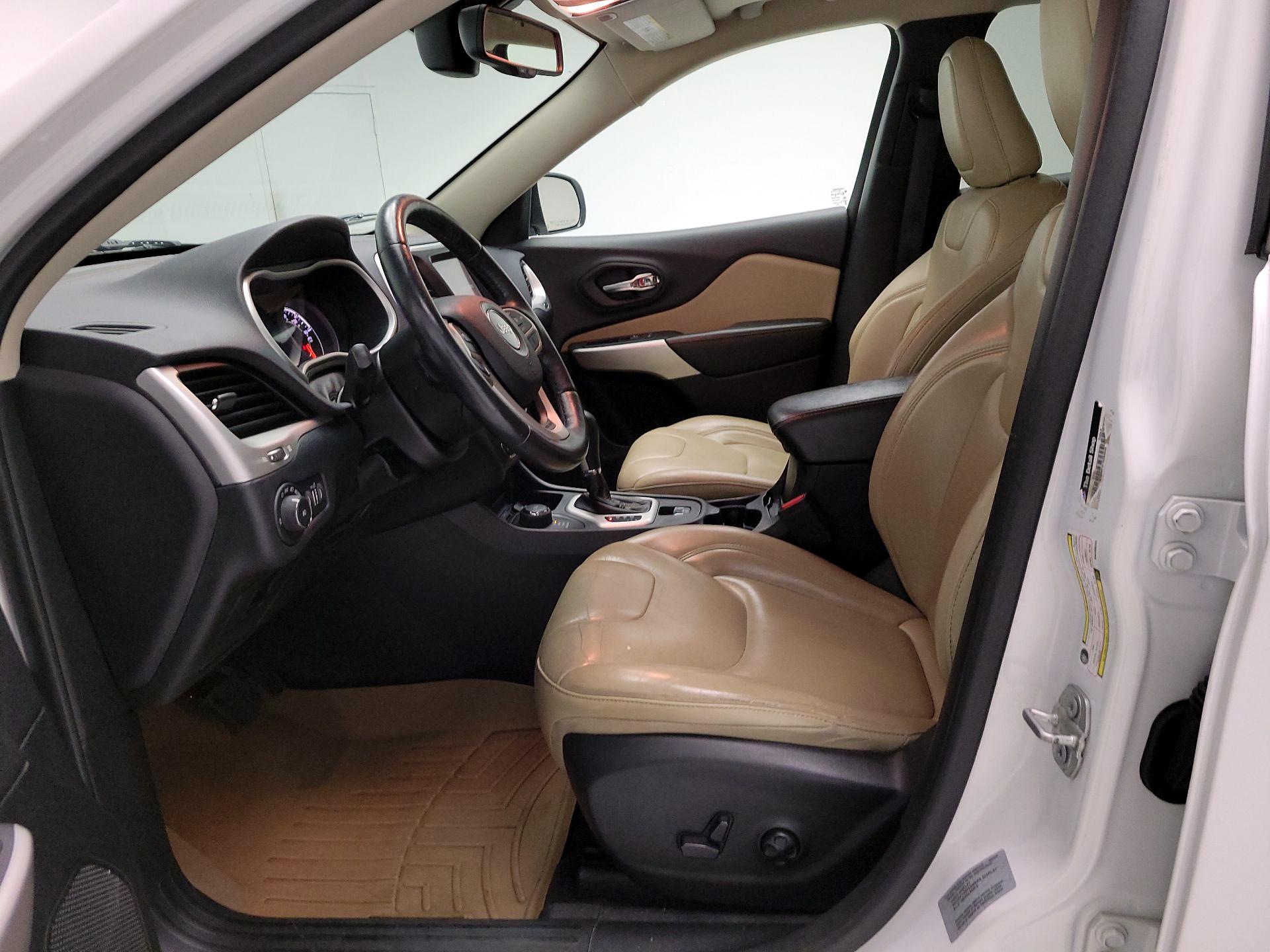 Thumbnail: 2017 Jeep Cherokee - 11