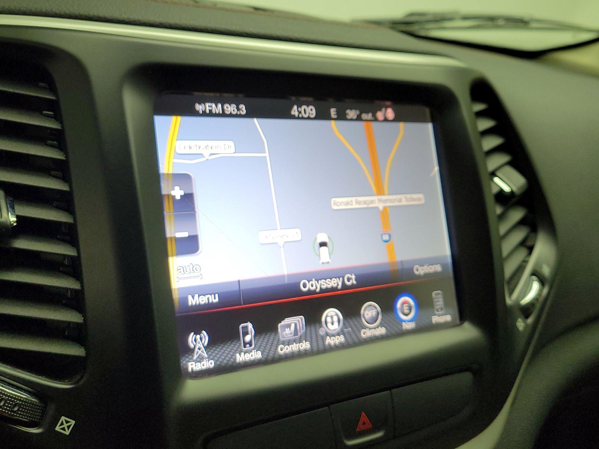 Thumbnail: 2017 Jeep Cherokee - 14