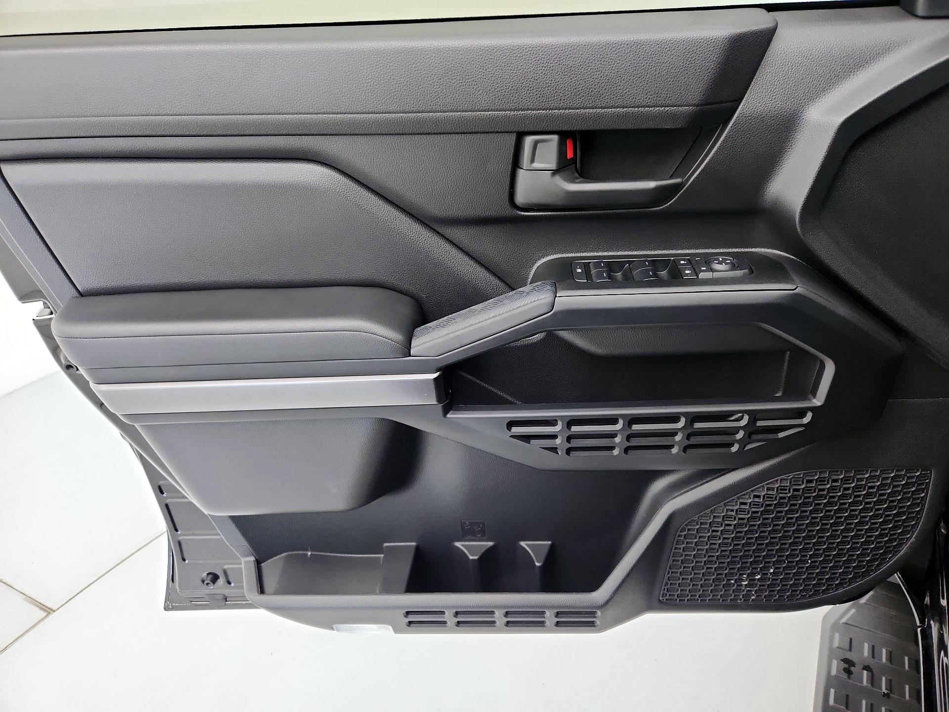 Thumbnail: 2025 Toyota 4Runner - 12