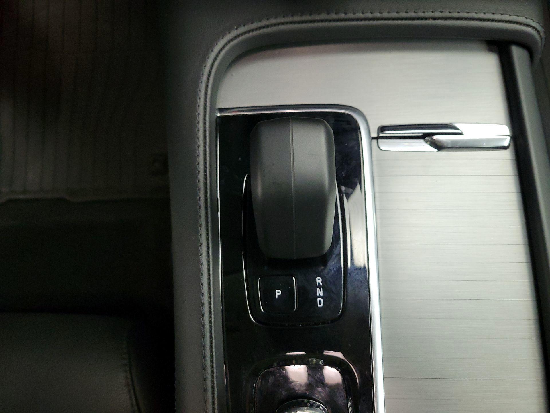 Thumbnail: 2025 Volvo XC90 - 15