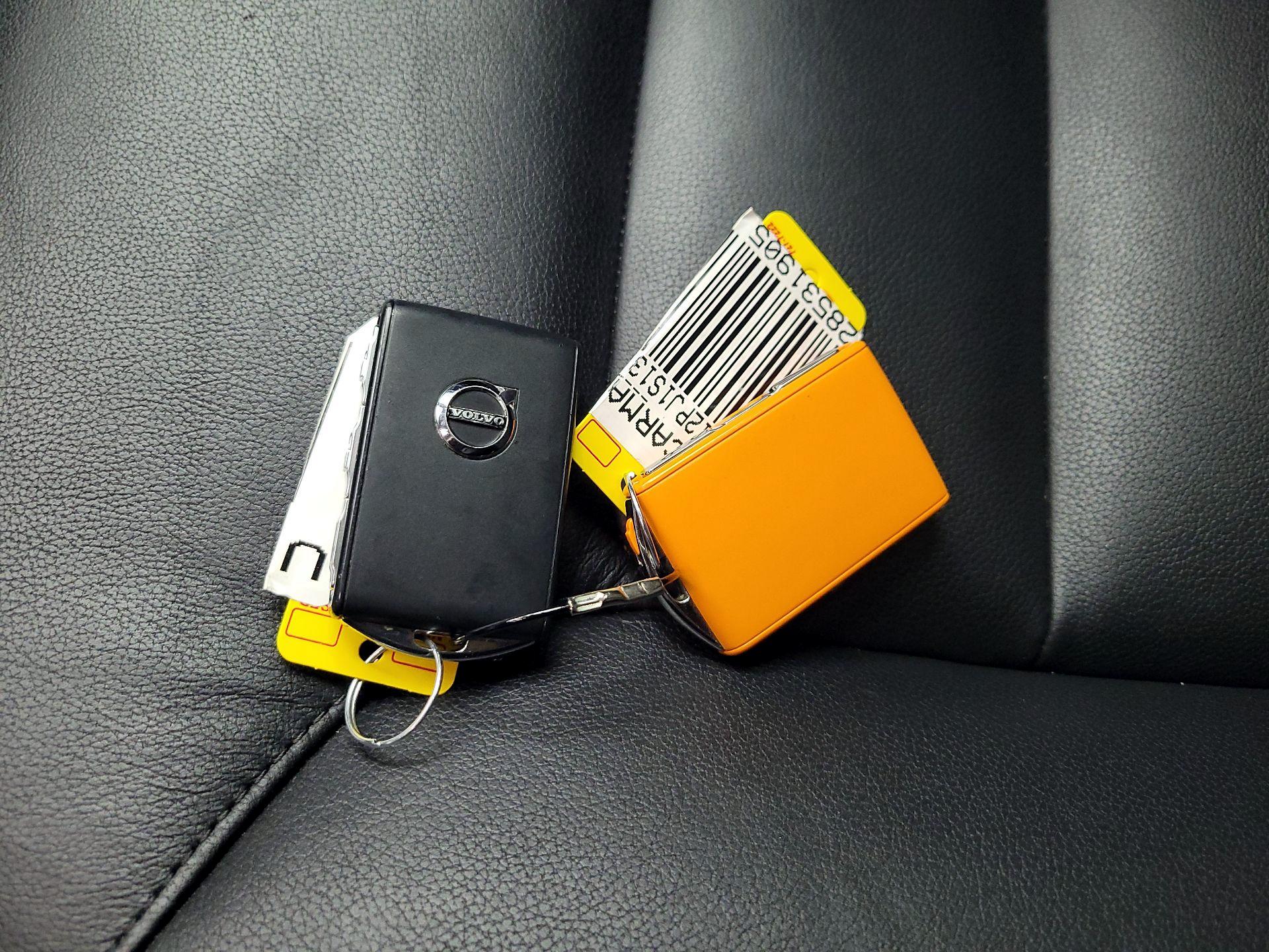 Thumbnail: 2025 Volvo XC90 - 18