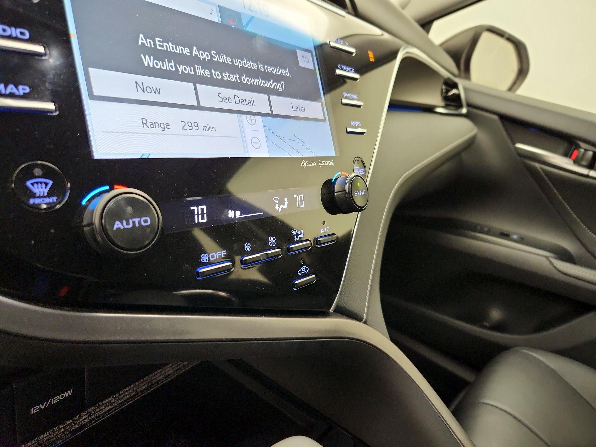 Thumbnail: 2018 Toyota Camry - 17