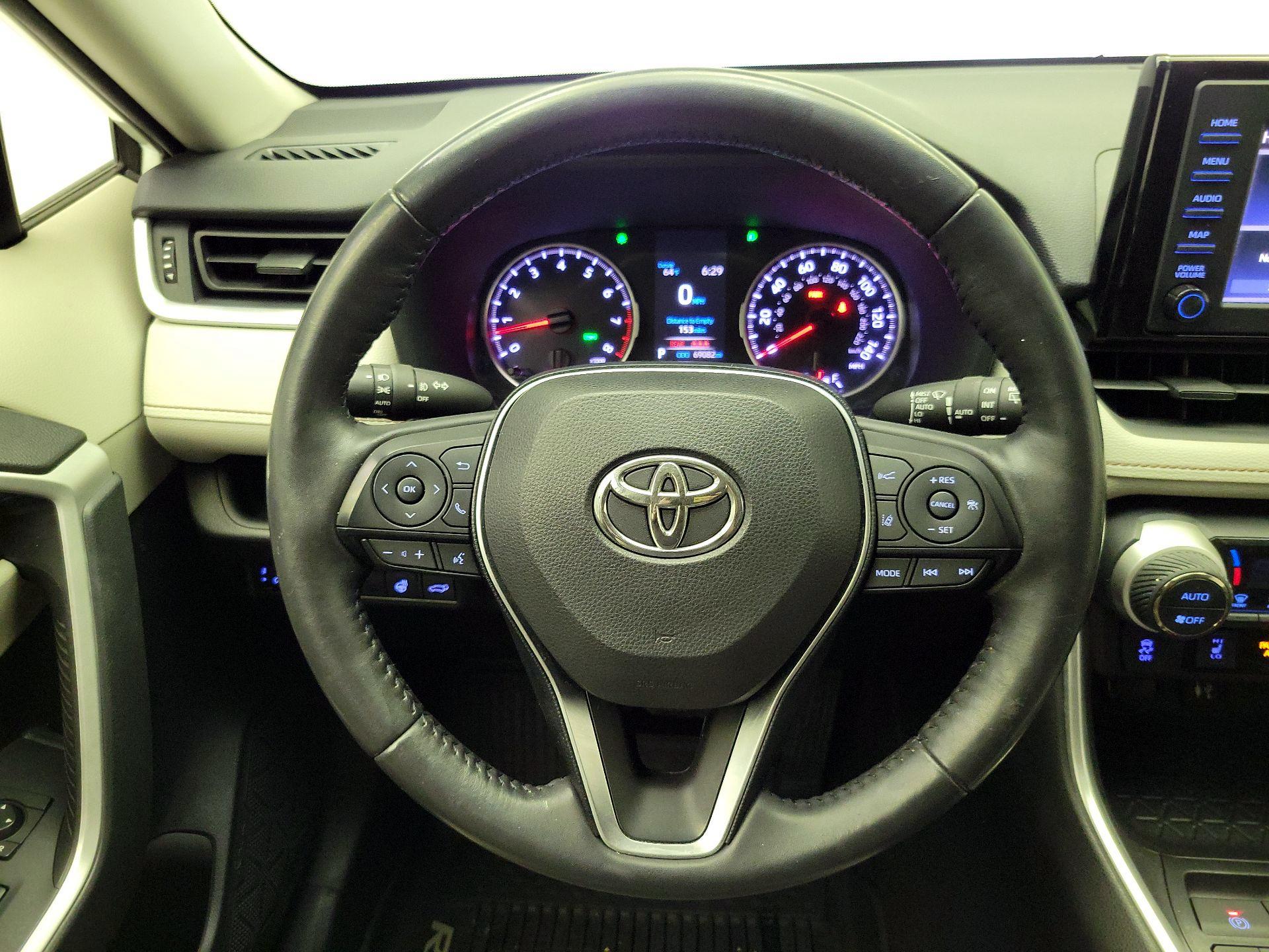 Thumbnail: 2019 Toyota RAV4 - 10