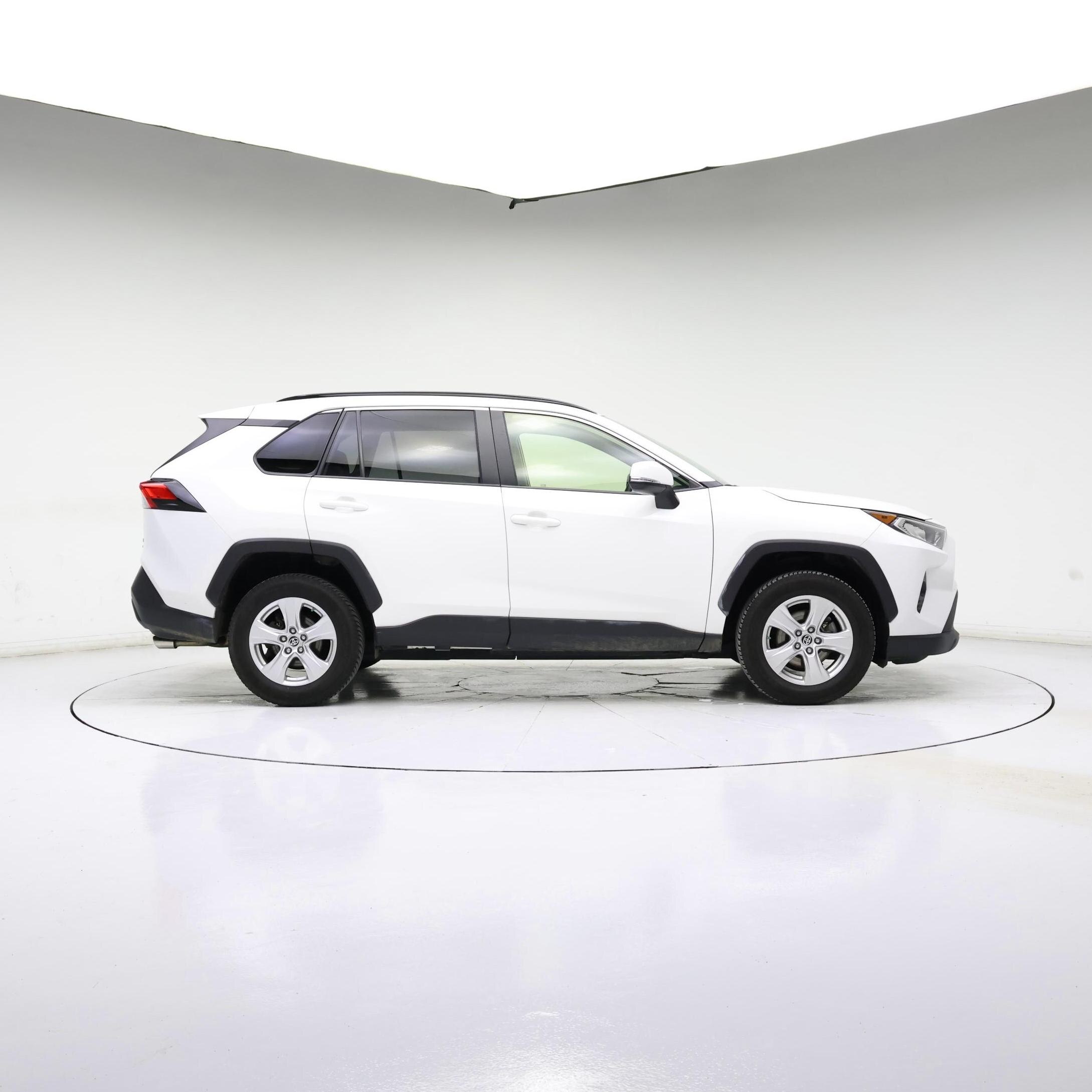 Thumbnail: 2019 Toyota RAV4 - 7
