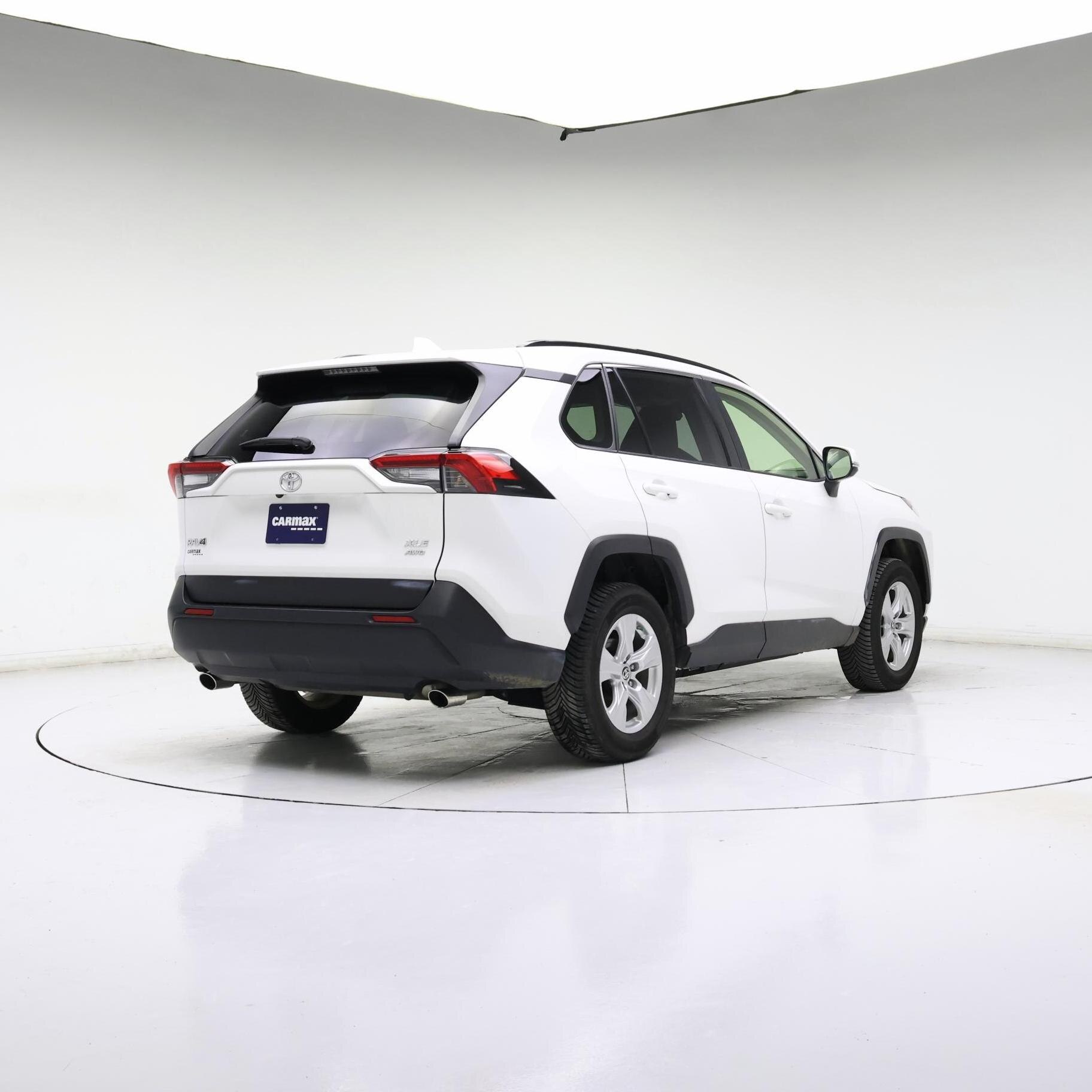 Thumbnail: 2019 Toyota RAV4 - 8