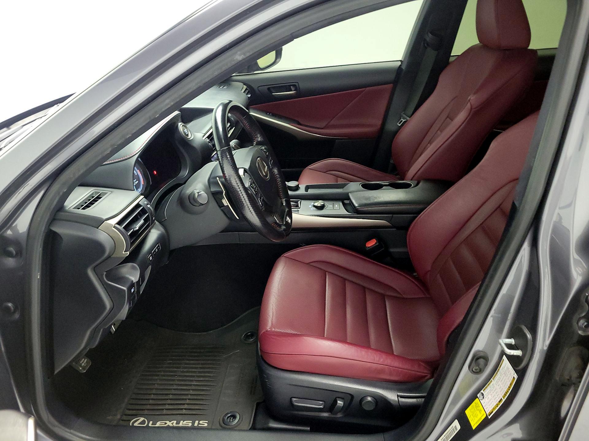 Thumbnail: 2019 Lexus IS - 18