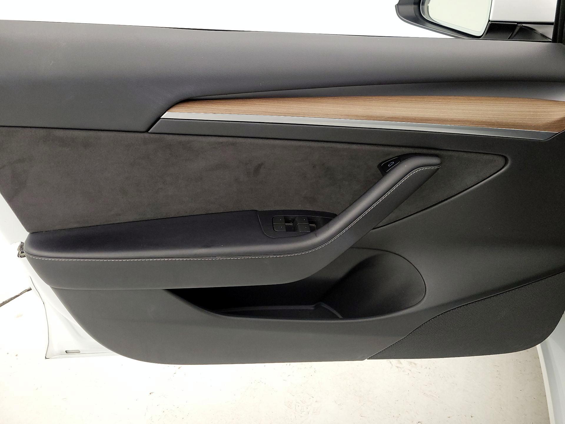 Thumbnail: 2023 Tesla Model 3 - 12