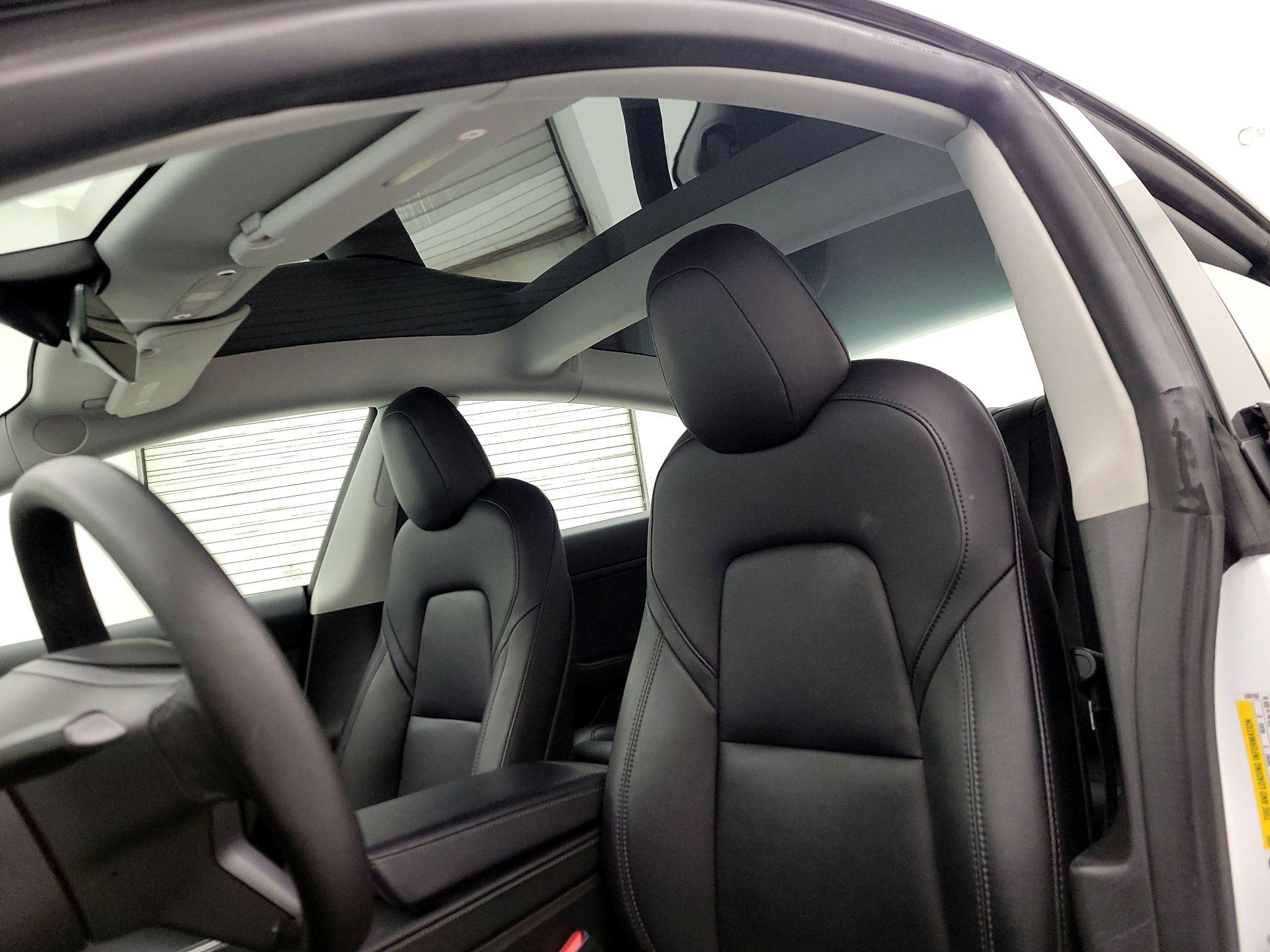 Thumbnail: 2023 Tesla Model 3 - 18
