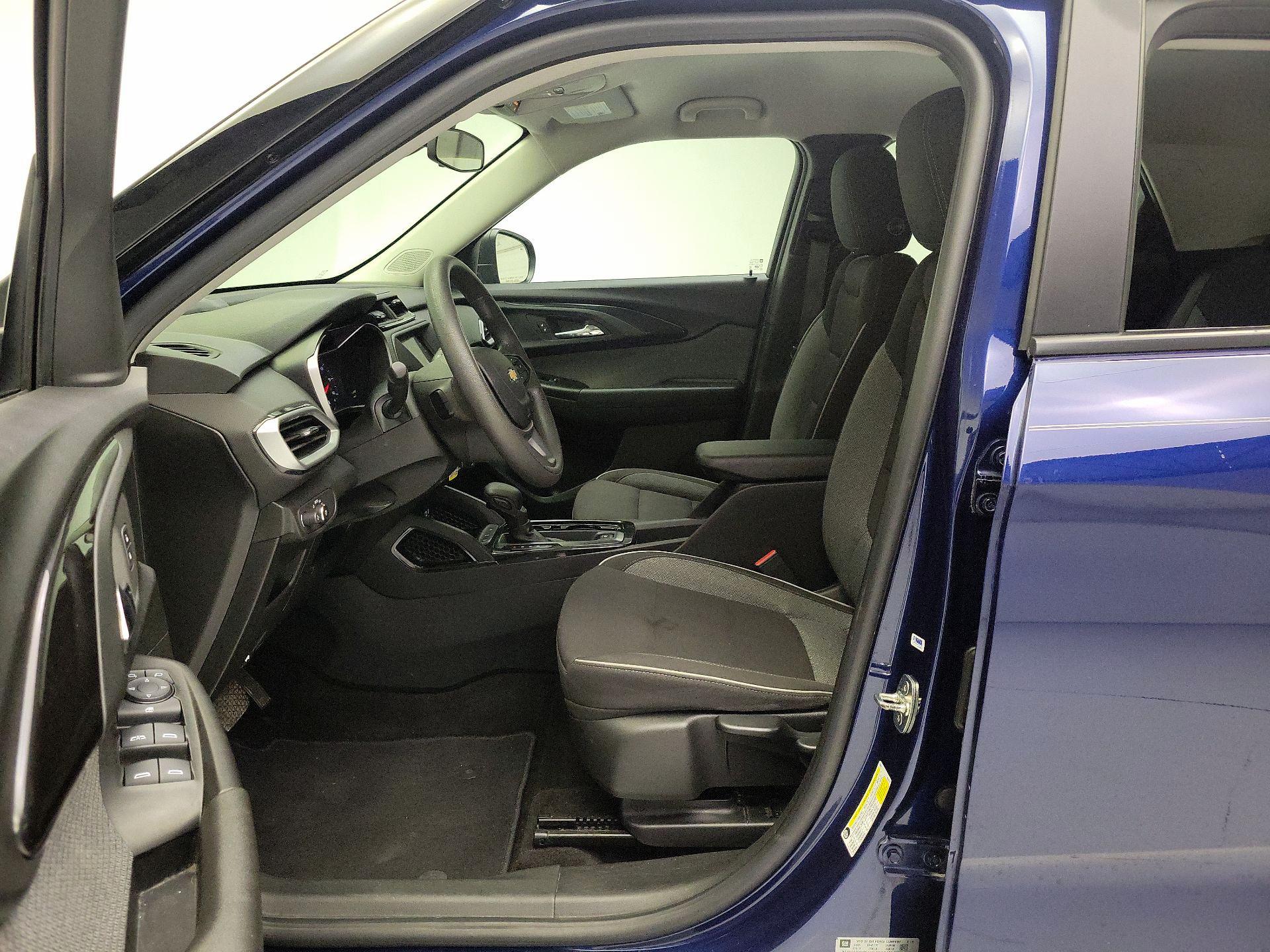 Thumbnail: 2023 Chevrolet TrailBlazer - 11