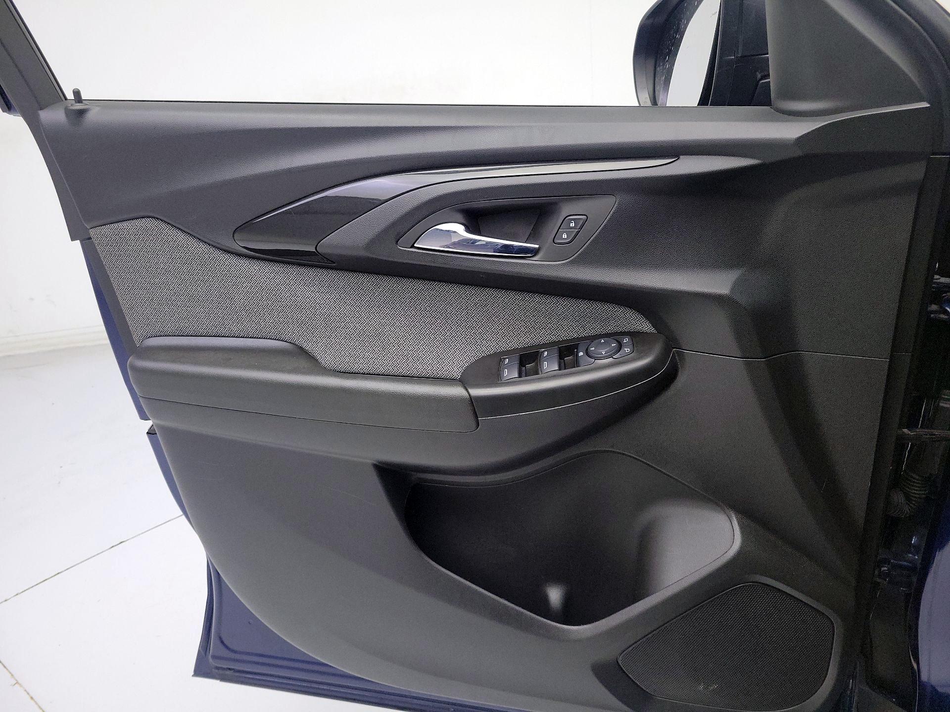 Thumbnail: 2023 Chevrolet TrailBlazer - 12