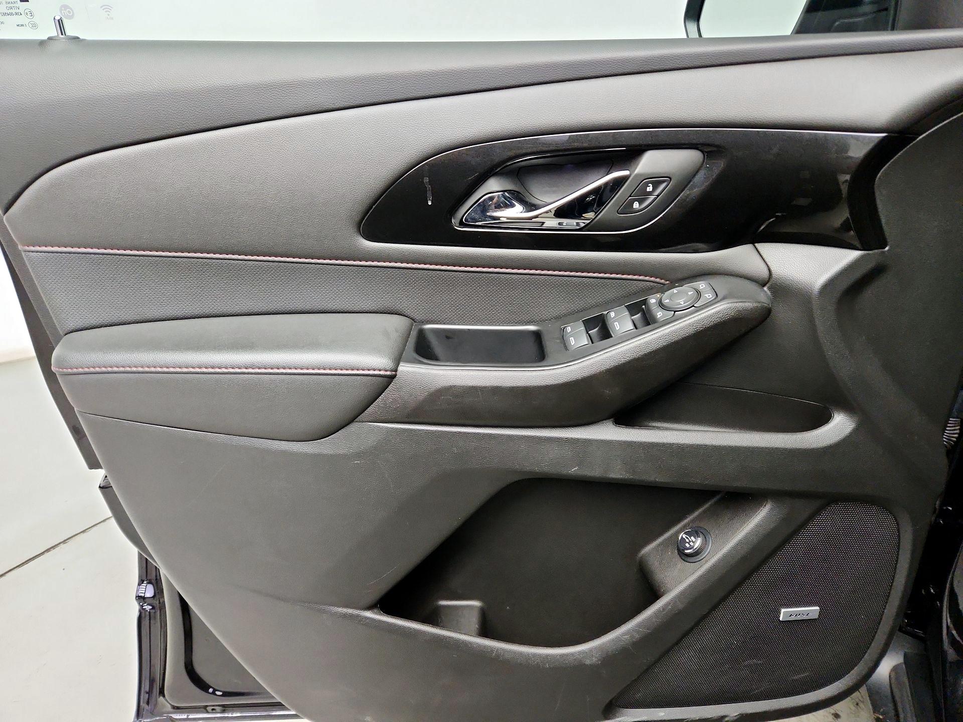 Thumbnail: 2023 Chevrolet Traverse - 12