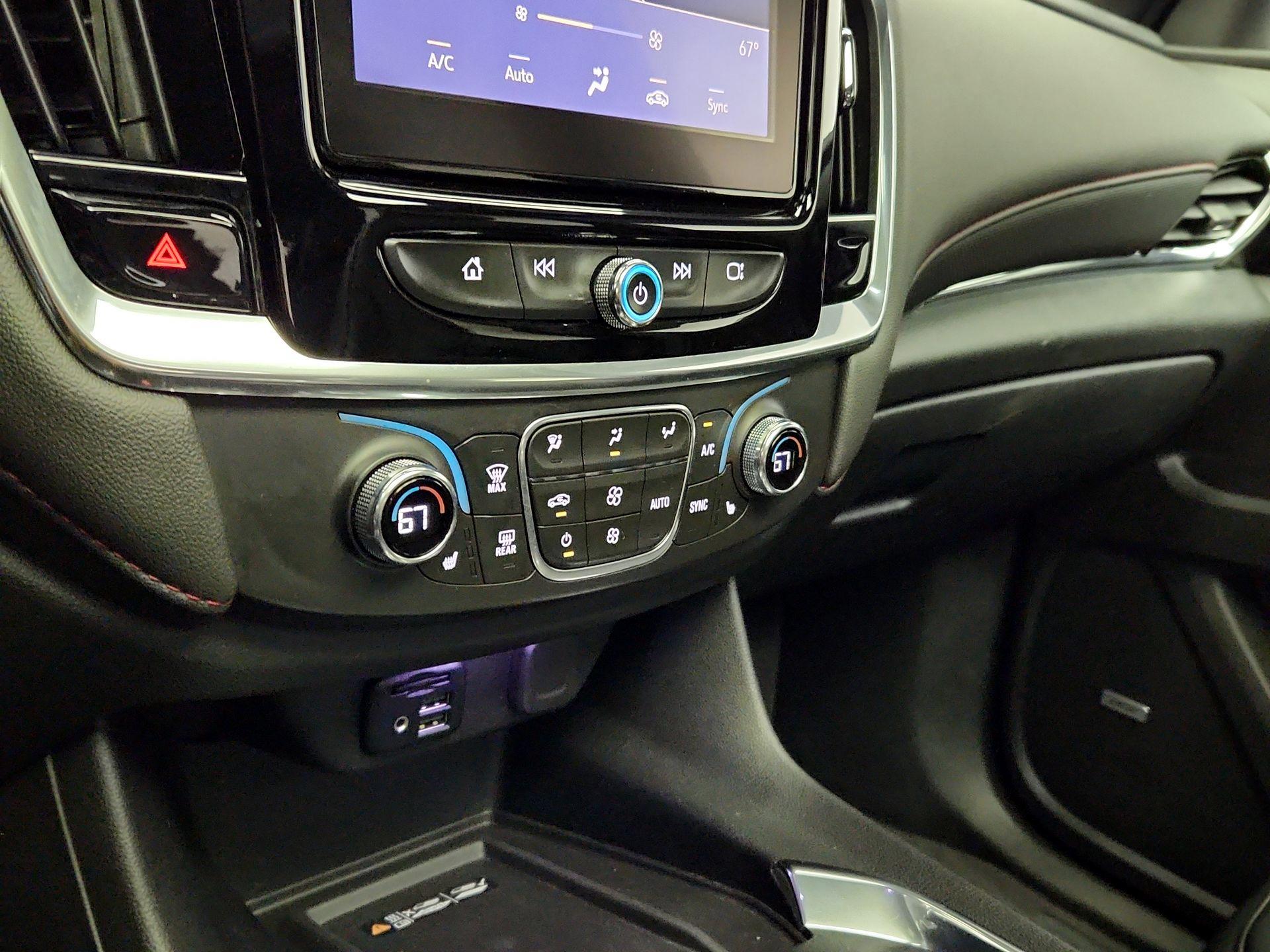 Thumbnail: 2023 Chevrolet Traverse - 17