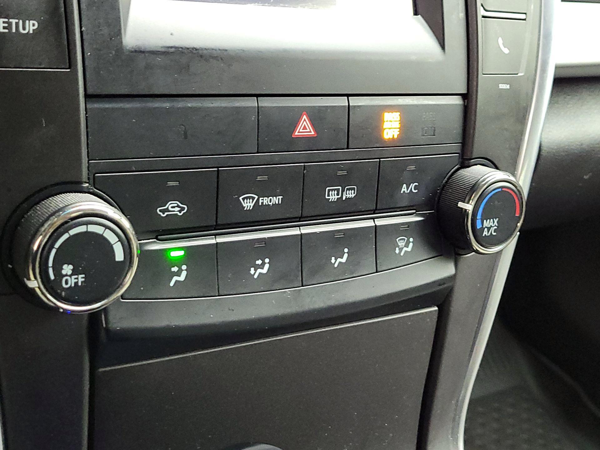 Thumbnail: 2017 Toyota Camry - 15