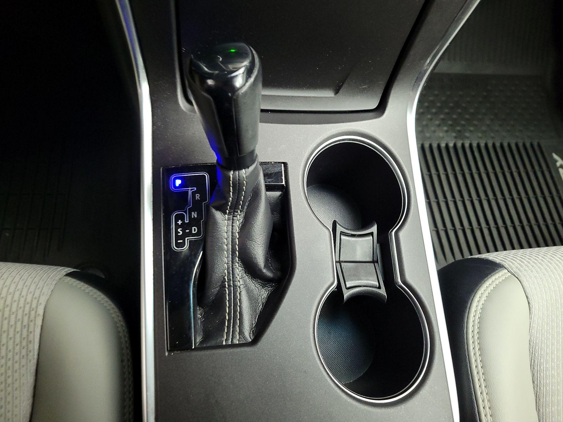 Thumbnail: 2017 Toyota Camry - 16