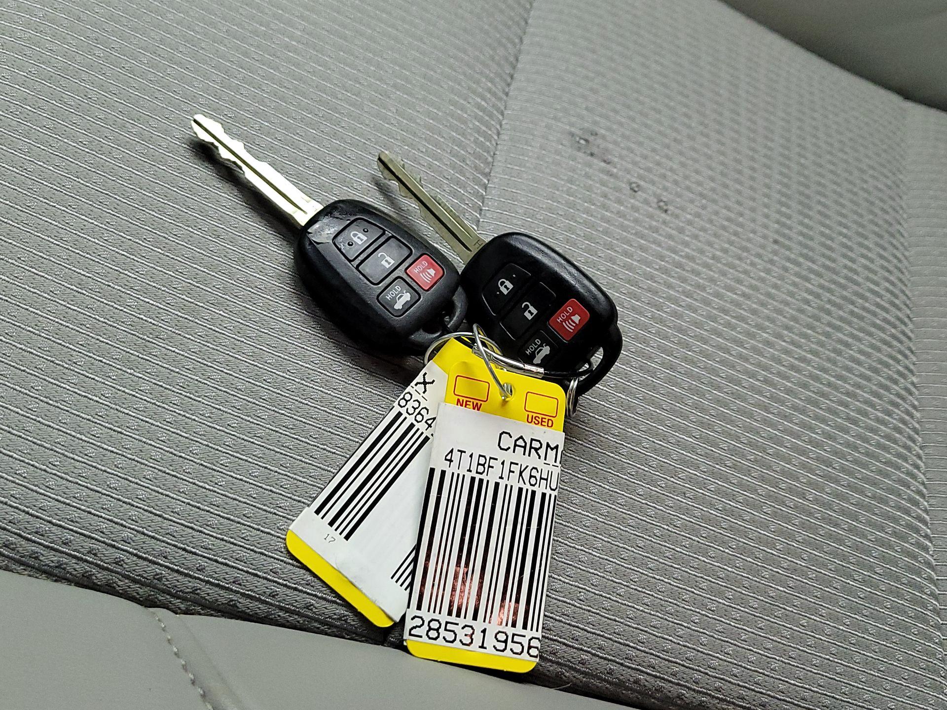 Thumbnail: 2017 Toyota Camry - 20