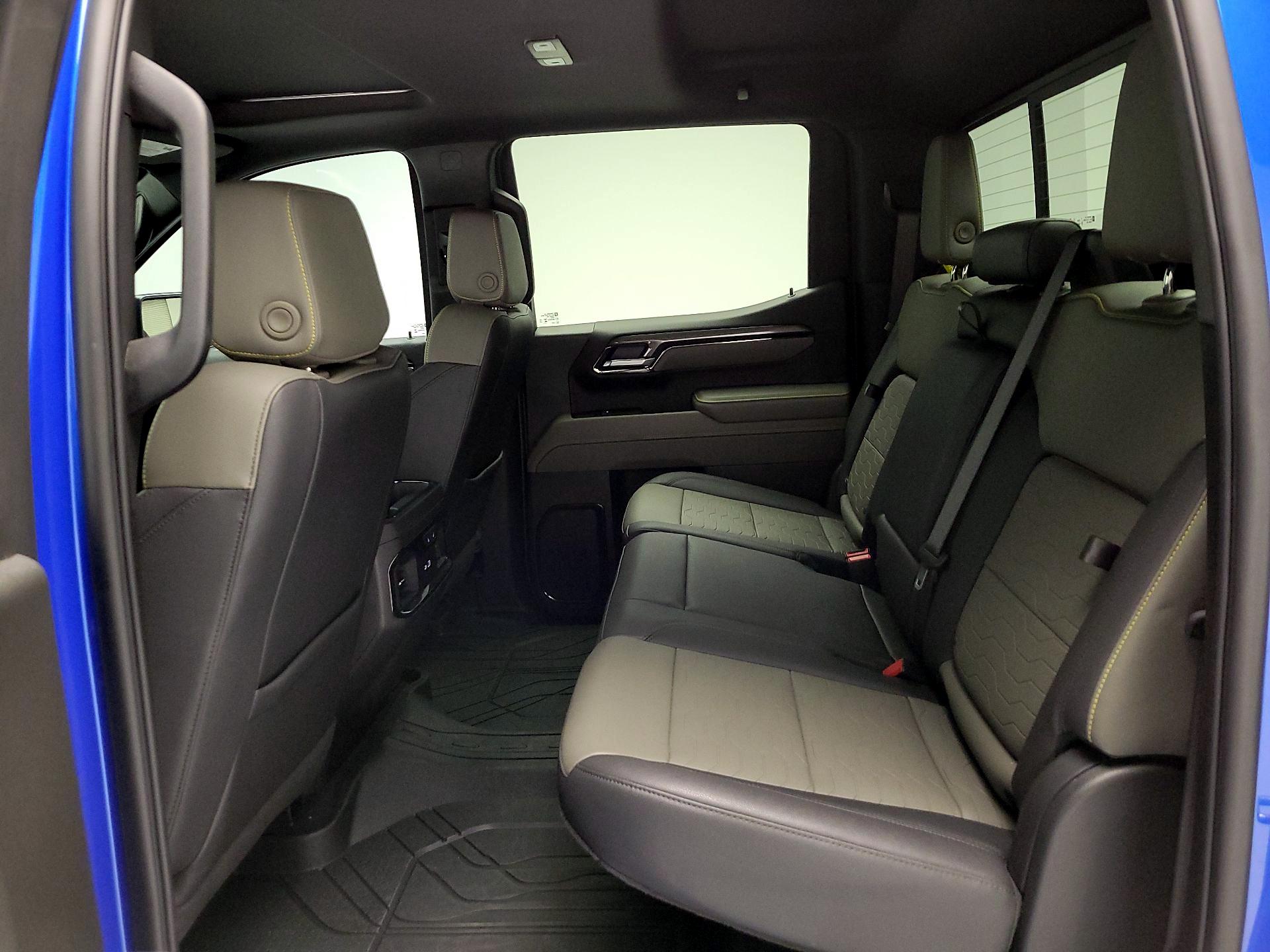 Thumbnail: 2025 Chevrolet Silverado 1500 - 18