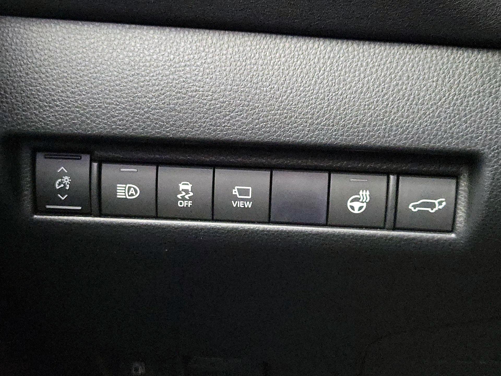 Thumbnail: 2021 Toyota Venza - 13