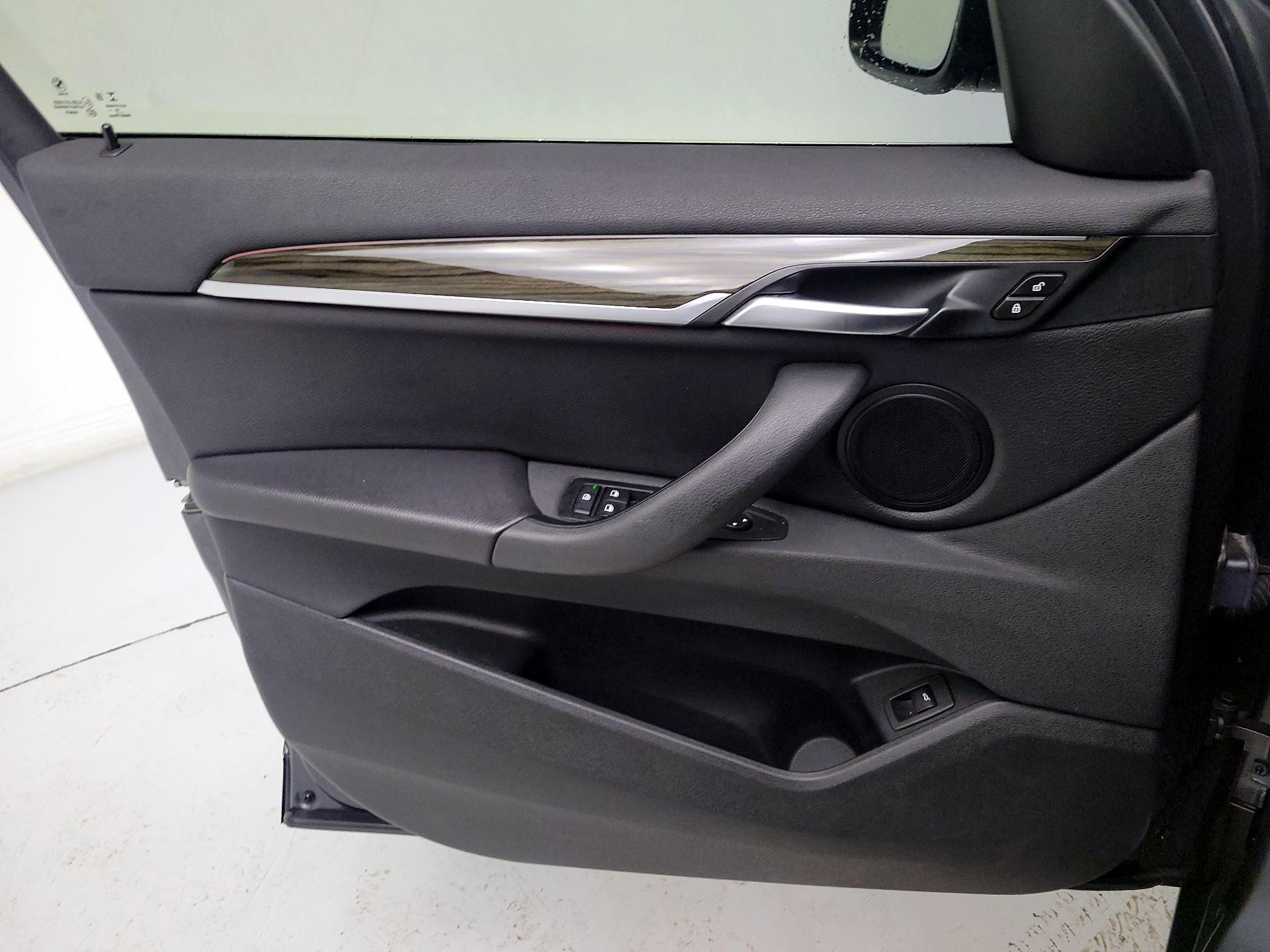 Thumbnail: 2017 BMW X1 - 12