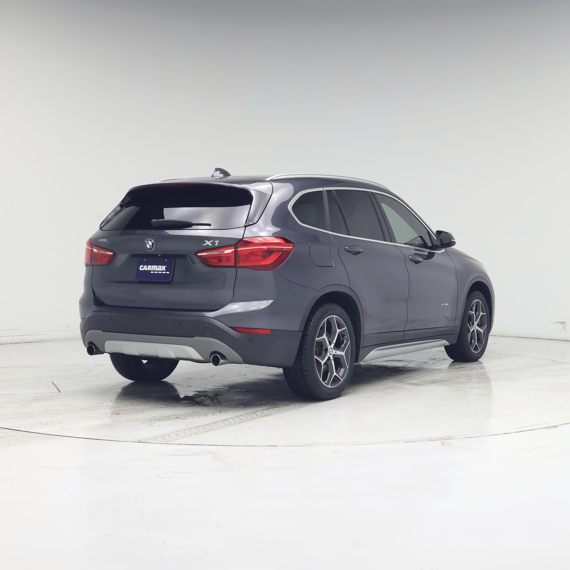 Thumbnail: 2017 BMW X1 - 8