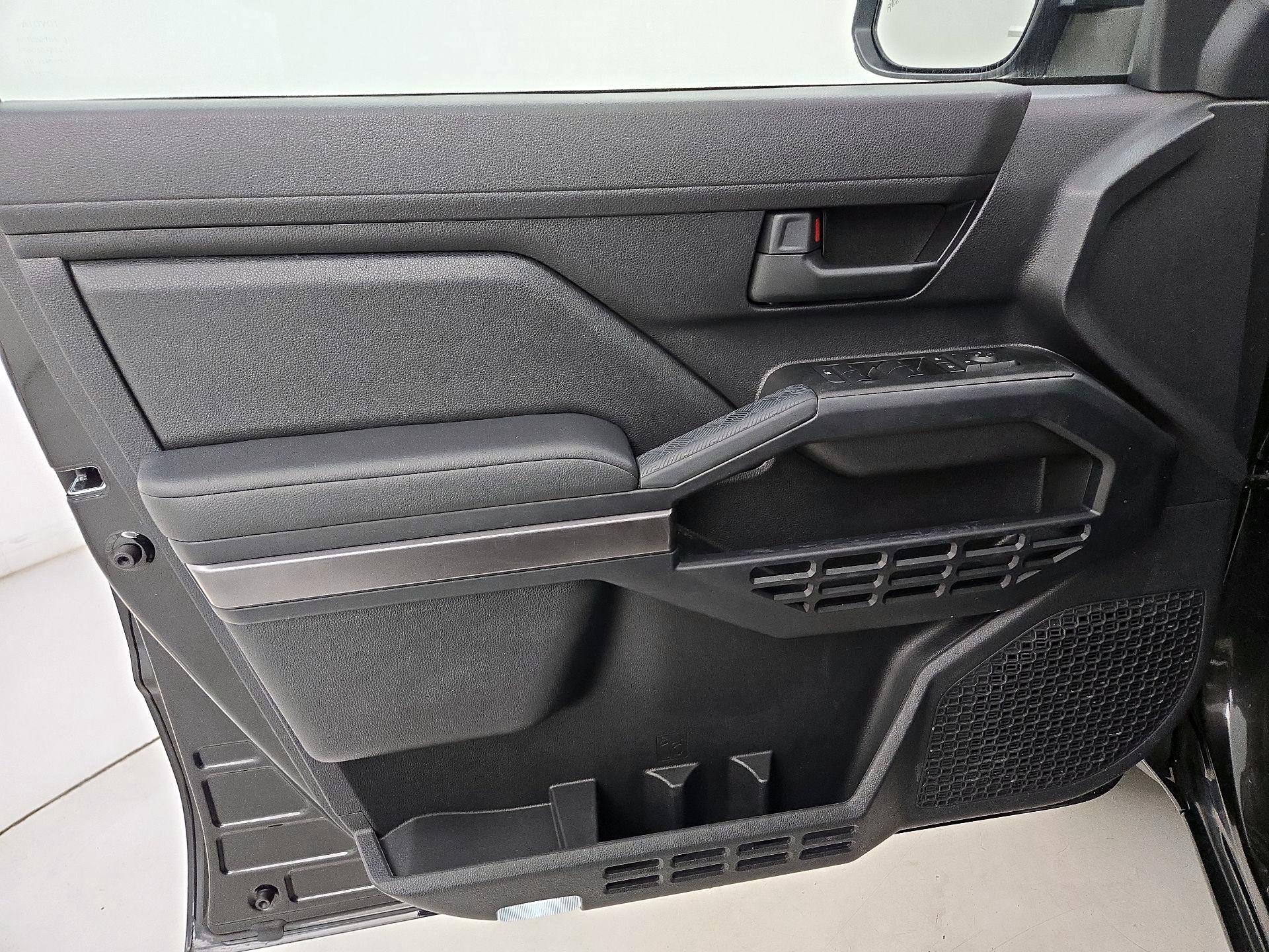 Thumbnail: 2025 Toyota 4Runner - 12