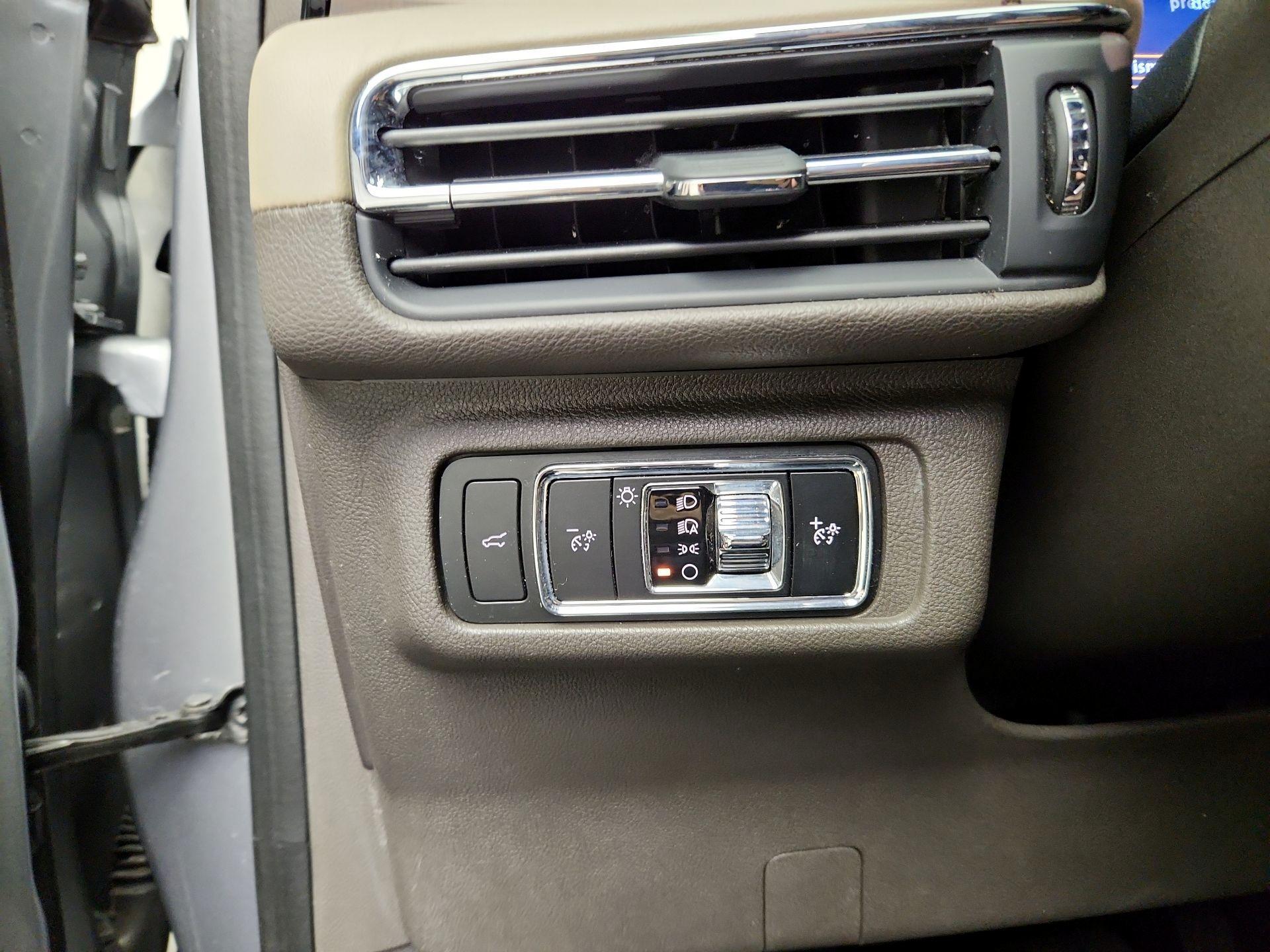 Thumbnail: 2023 Lincoln Corsair - 13