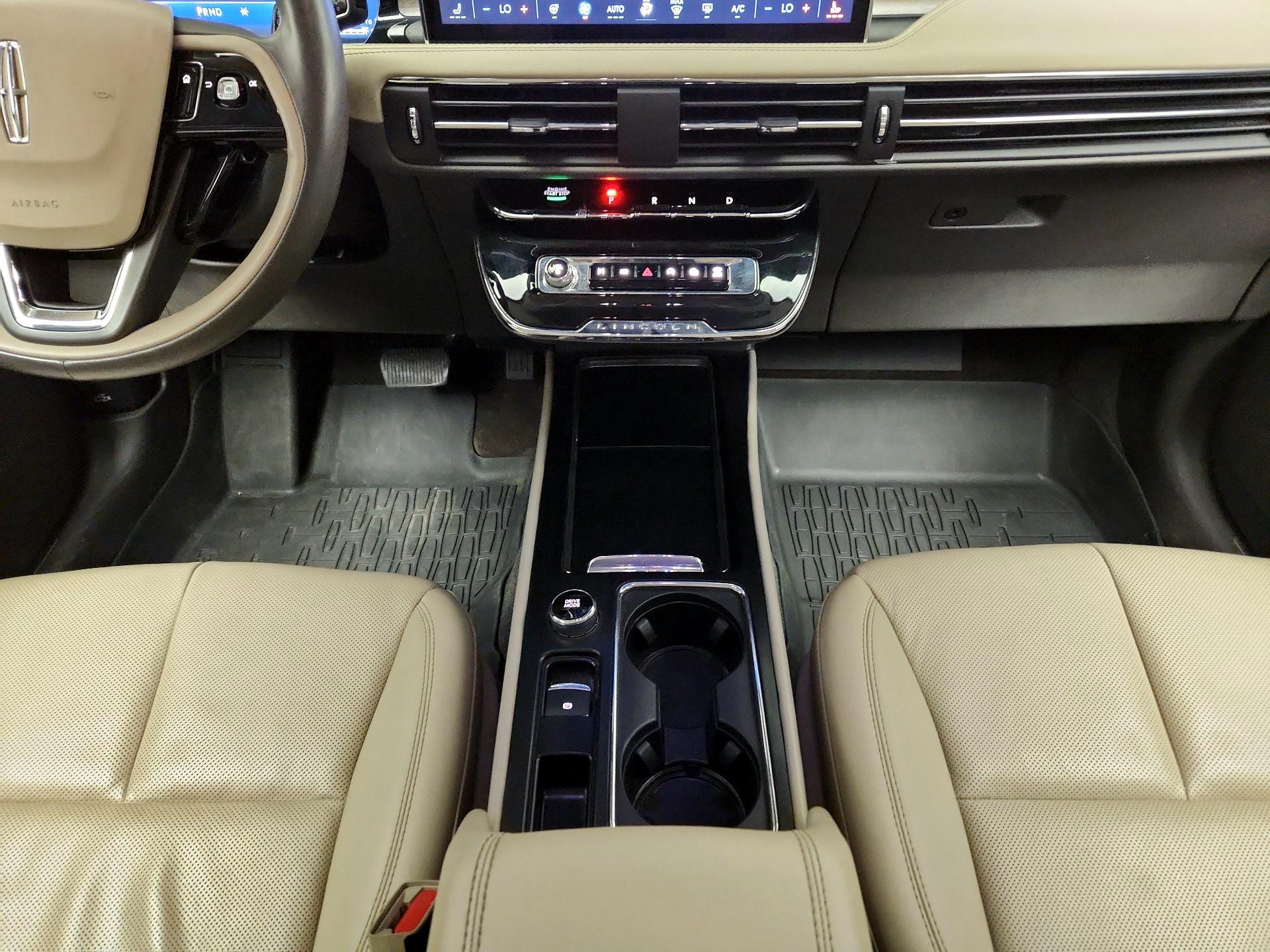 Thumbnail: 2023 Lincoln Corsair - 18