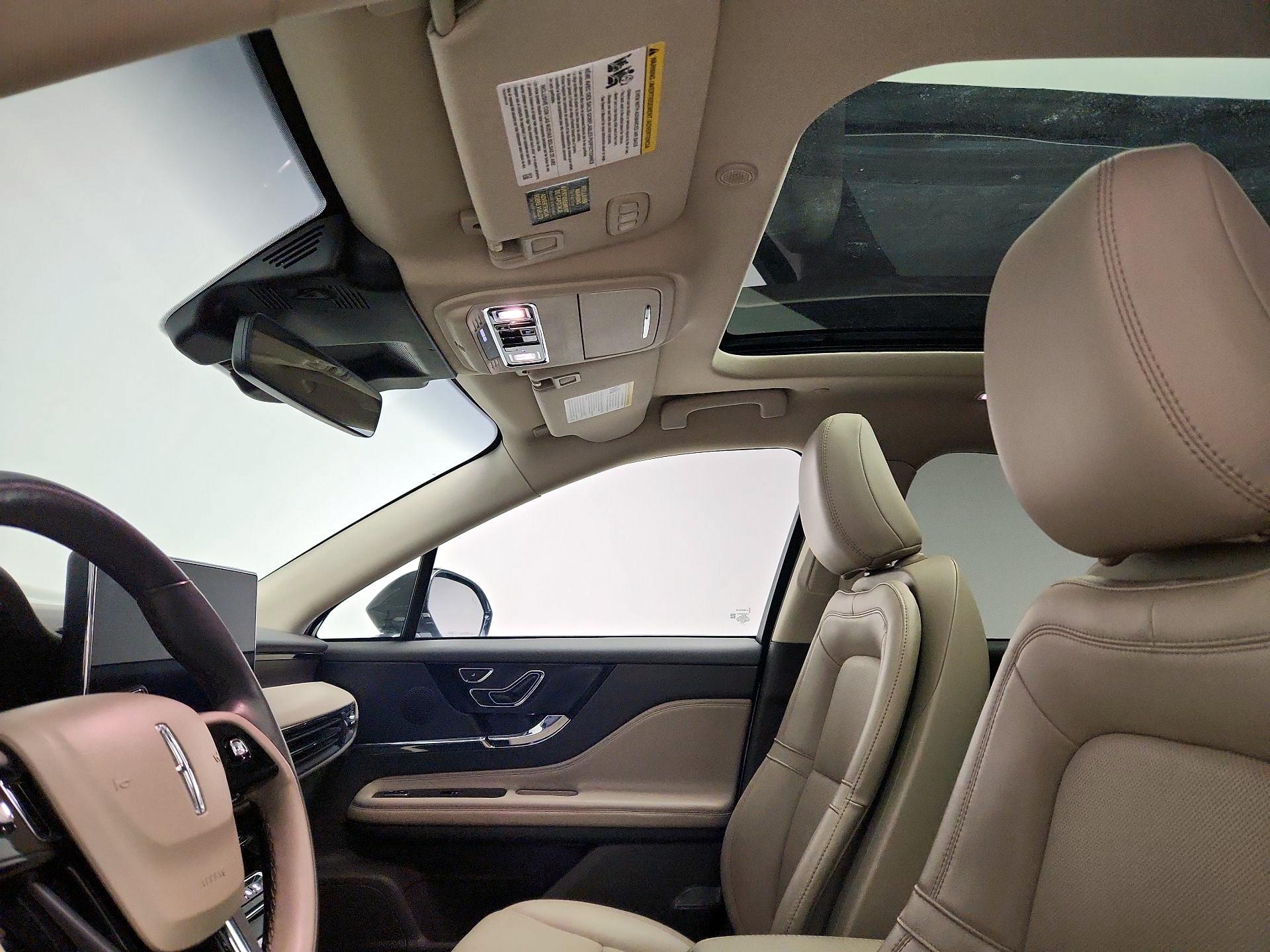 Thumbnail: 2023 Lincoln Corsair - 20