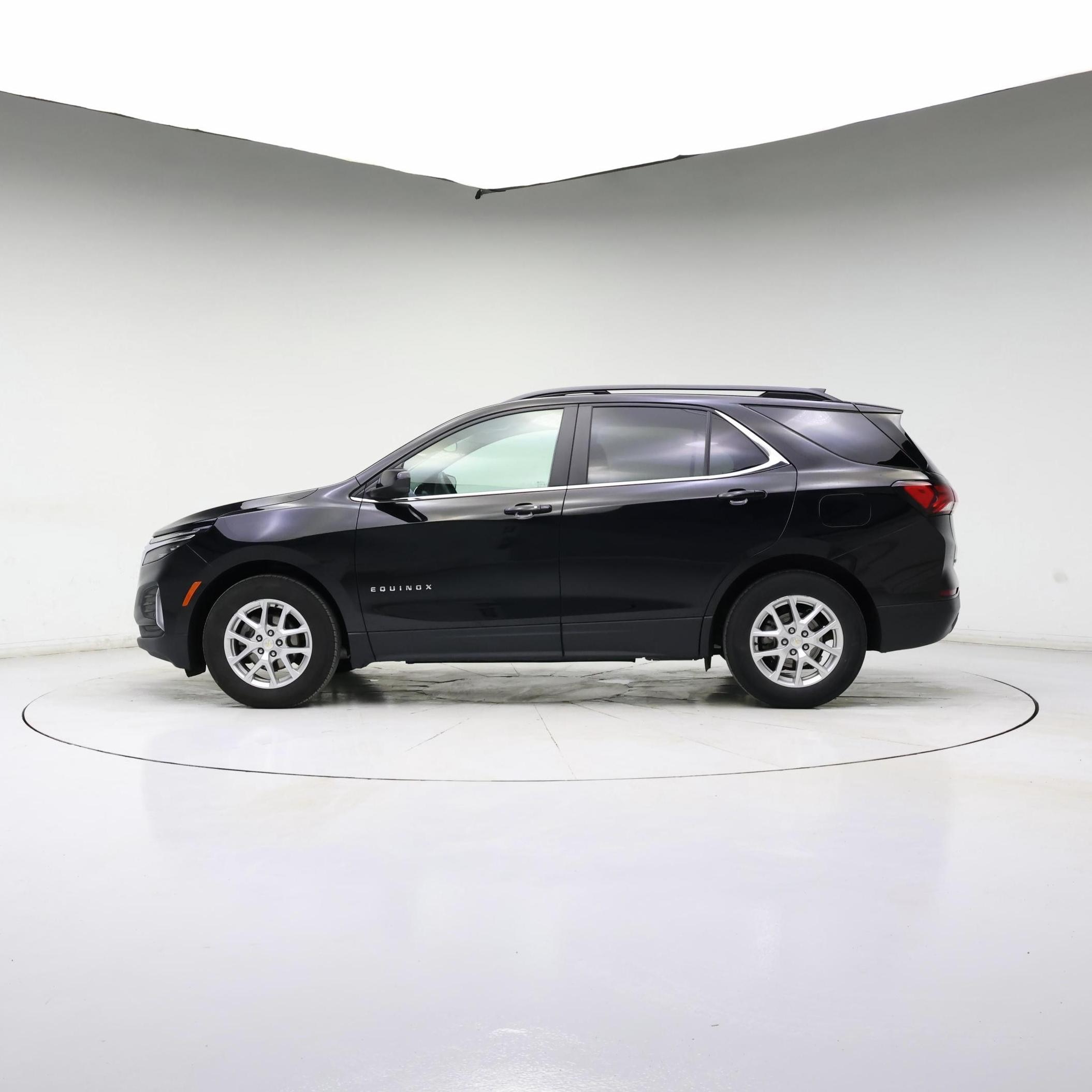 Thumbnail: 2024 Chevrolet Equinox - 3