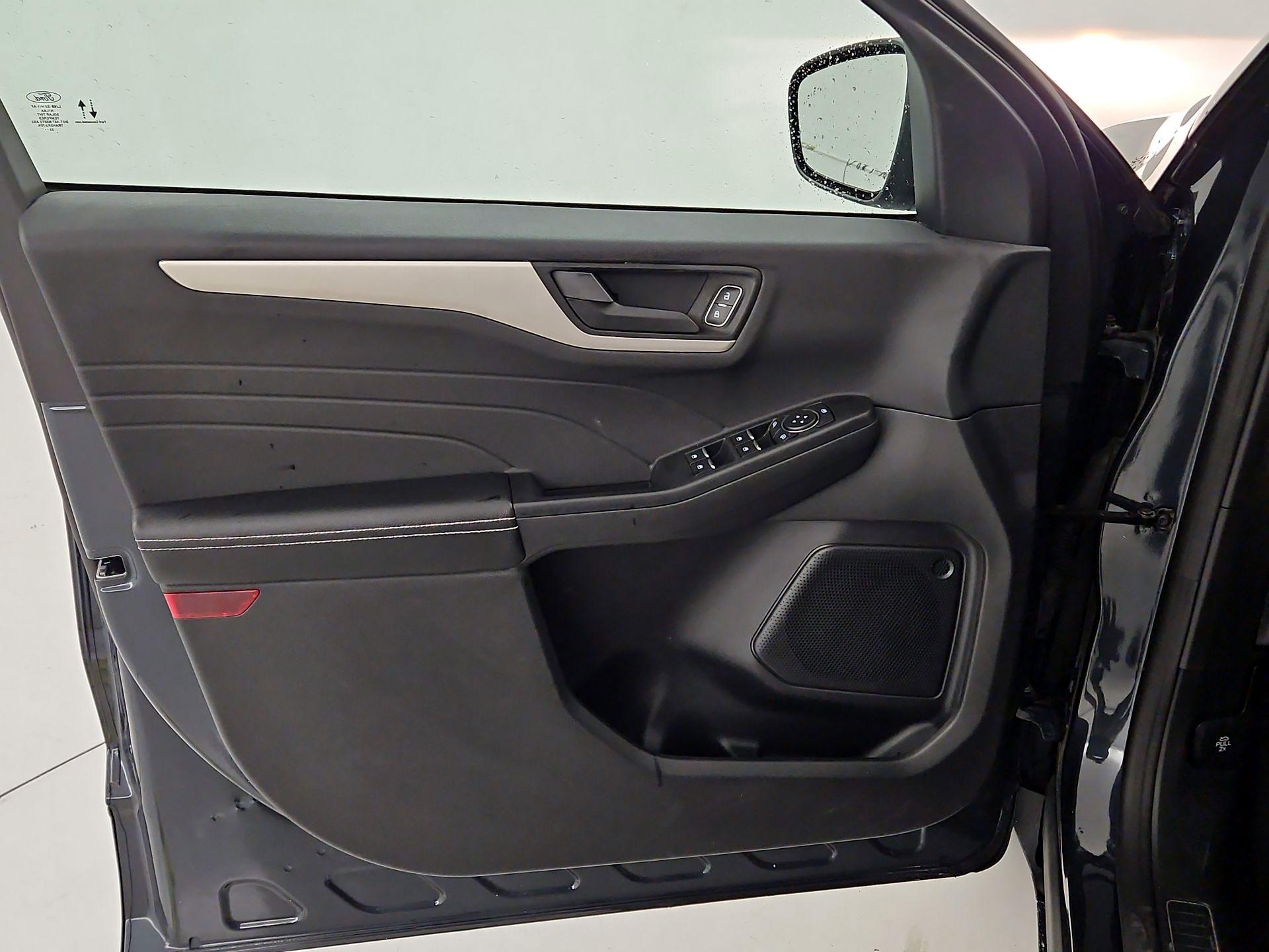 Thumbnail: 2022 Ford Escape - 12