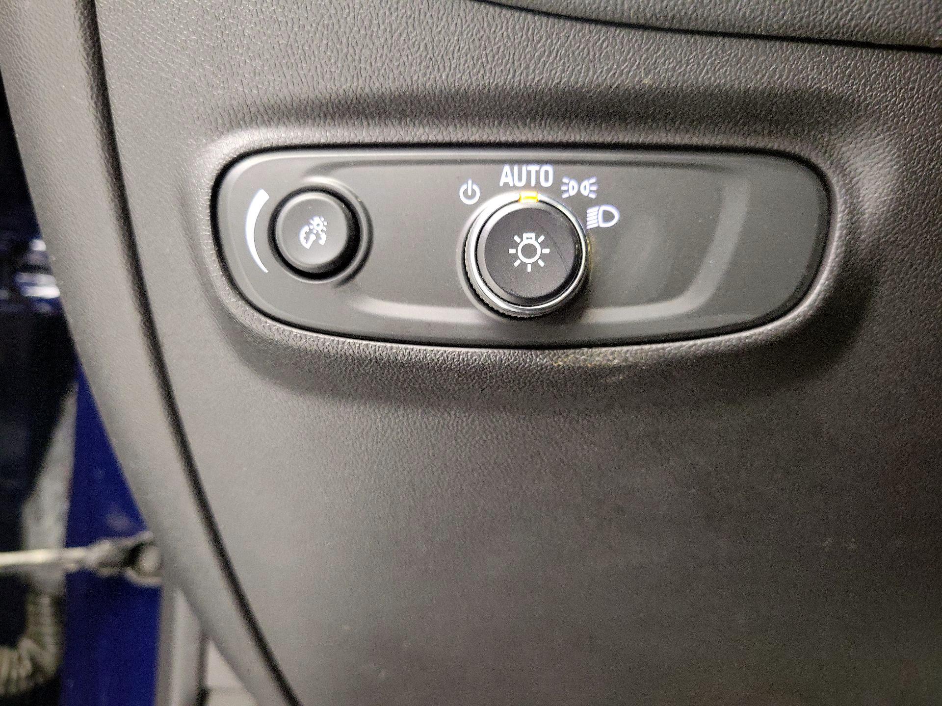 Thumbnail: 2022 Chevrolet Equinox - 13